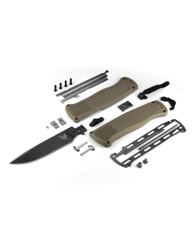 Benchmade Shootout 5371BK-01 CPM-CruWear black DLC drop-point blade detail