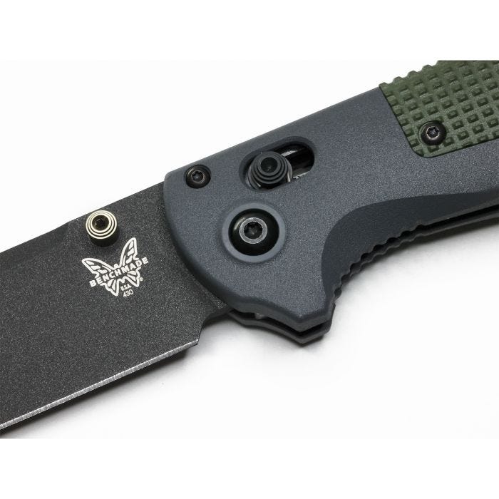Benchmade Redoubt 430BK AXIS lock detail