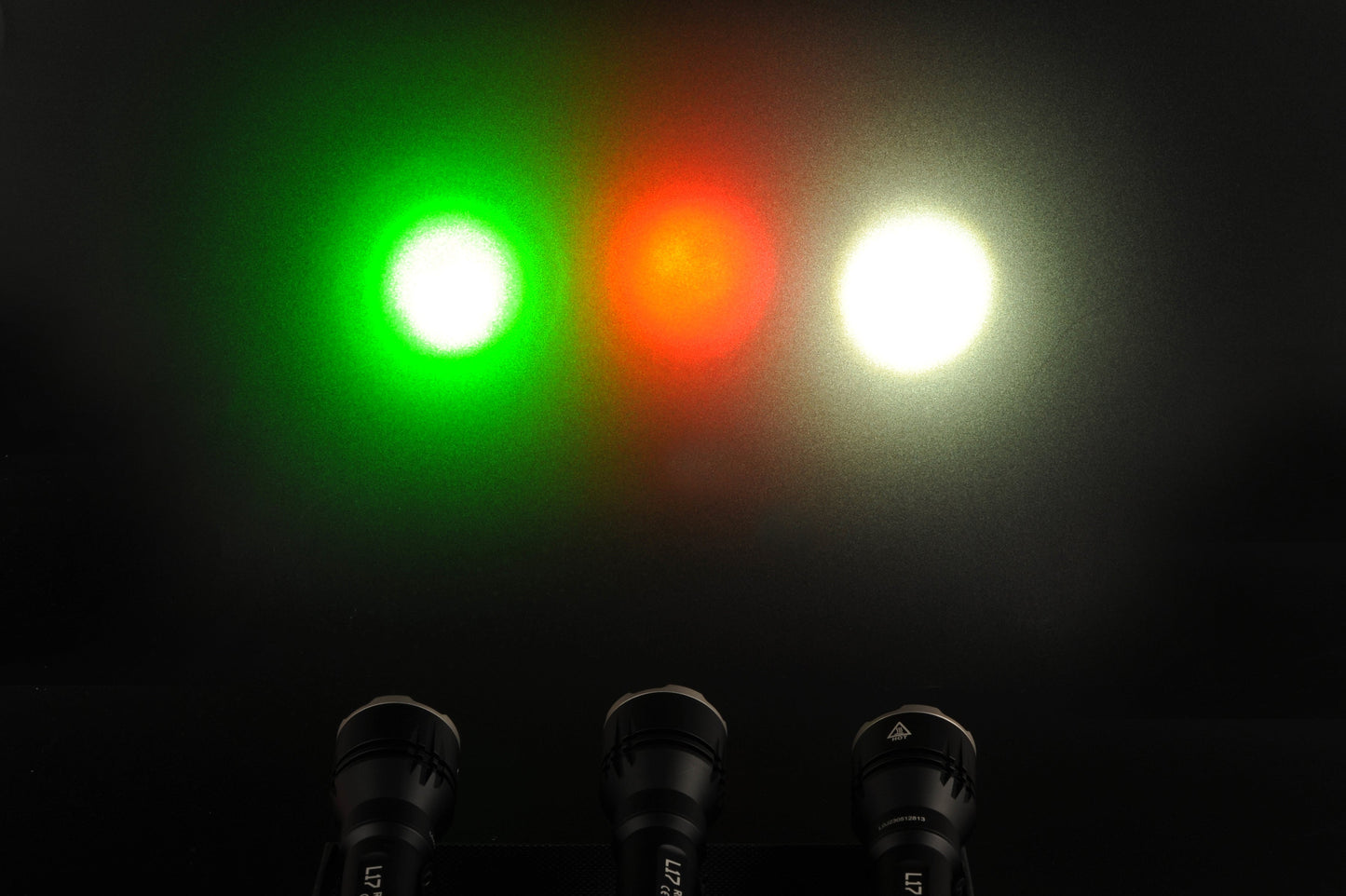 Acebeam L17 1400 Lumen Tactical Flashlight White OSRAM LED (2,631 feet of throw) Uses 1 * 18650 Battery