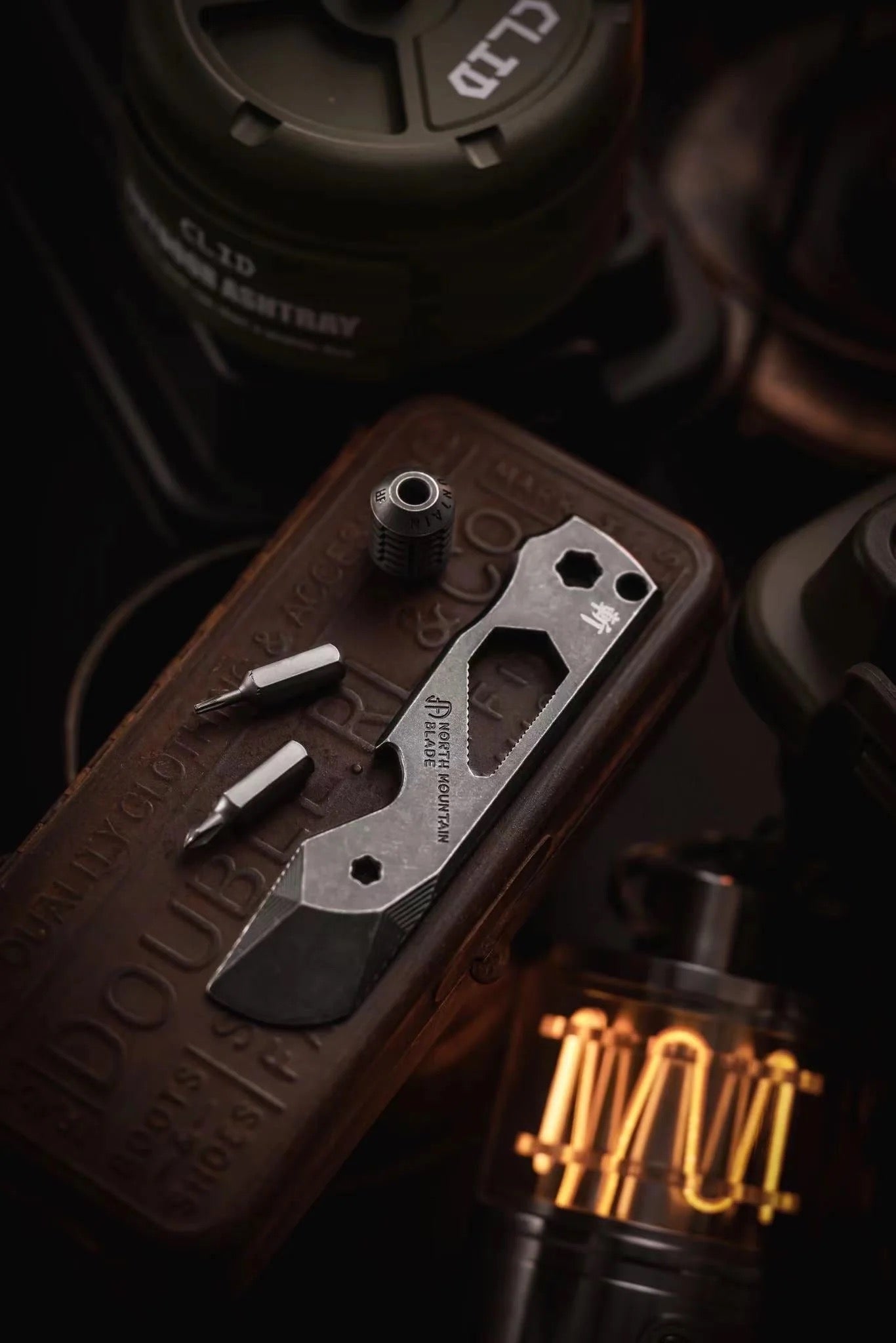 North Mountain Blade NMB-Prybar-Crowbar-Black detail view 4 accessory
