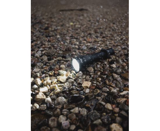Armytek Predator Pro Magnet USB / XHP35 HI Warm / 1400 lm / 5°:40° / 1x18650 (incl.)