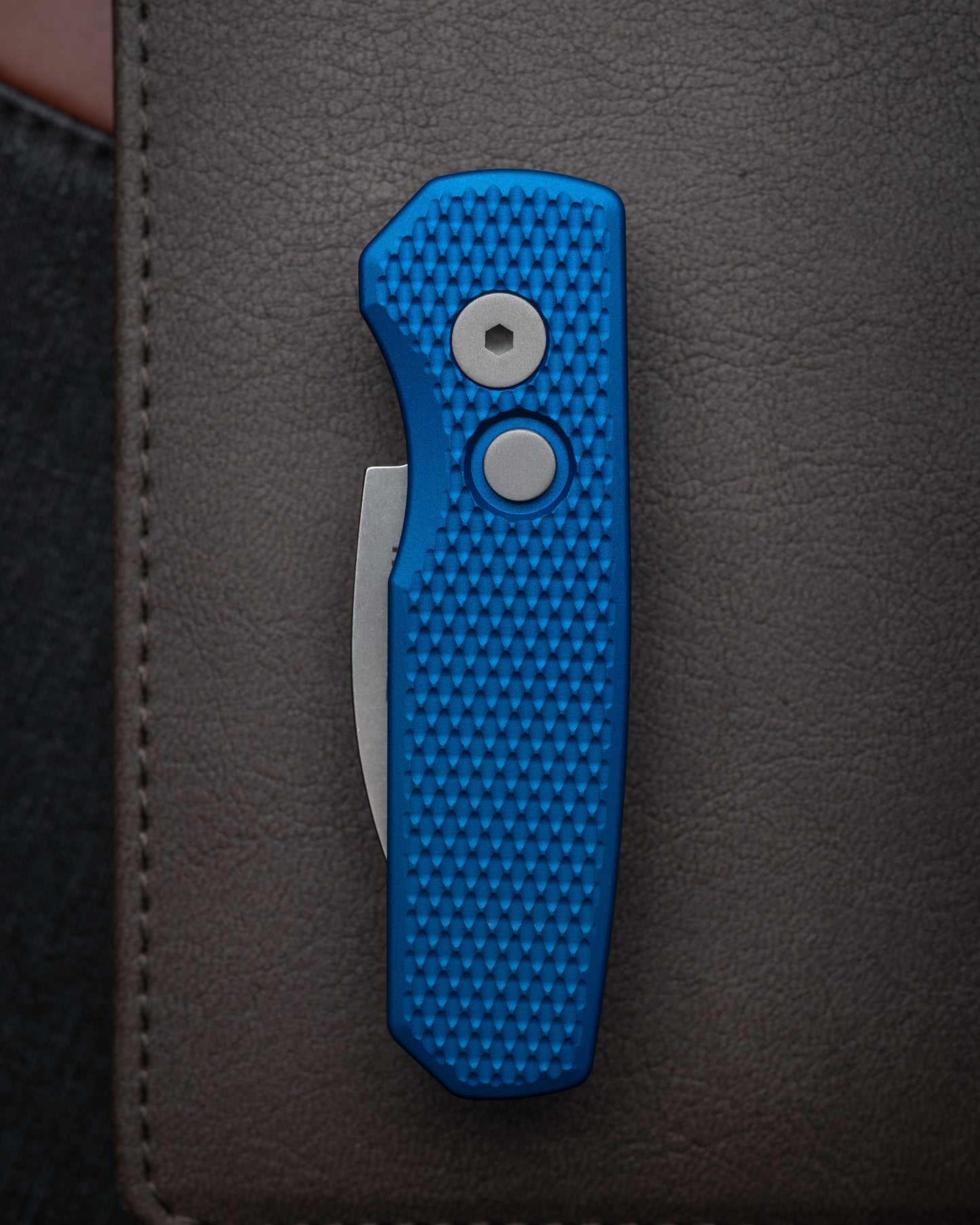 Pro-Tech Knives Runt 5 Magnacut Wharncliffe Blade BLUE Textured Handles - R5305-Blue