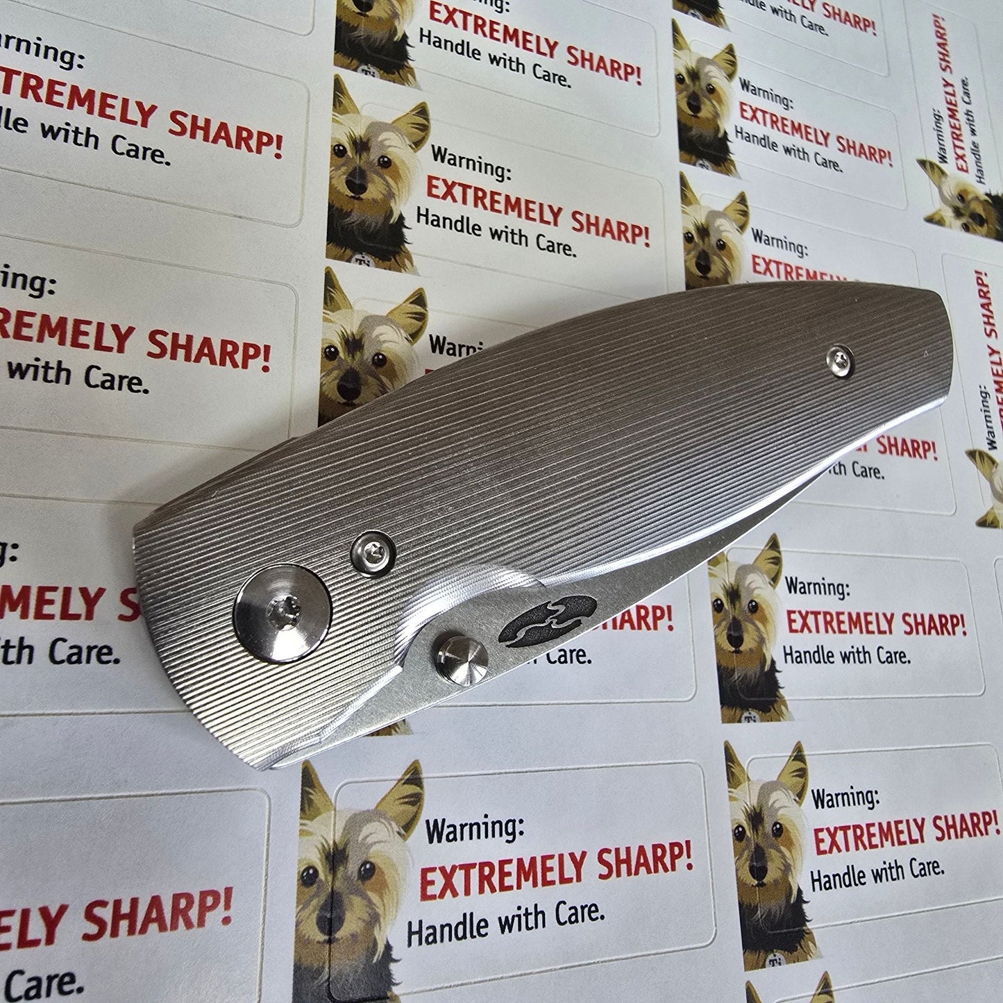 TRM Neutron 2 – 3" CPM-20CV Blade, Titanium Pinstripe Handle