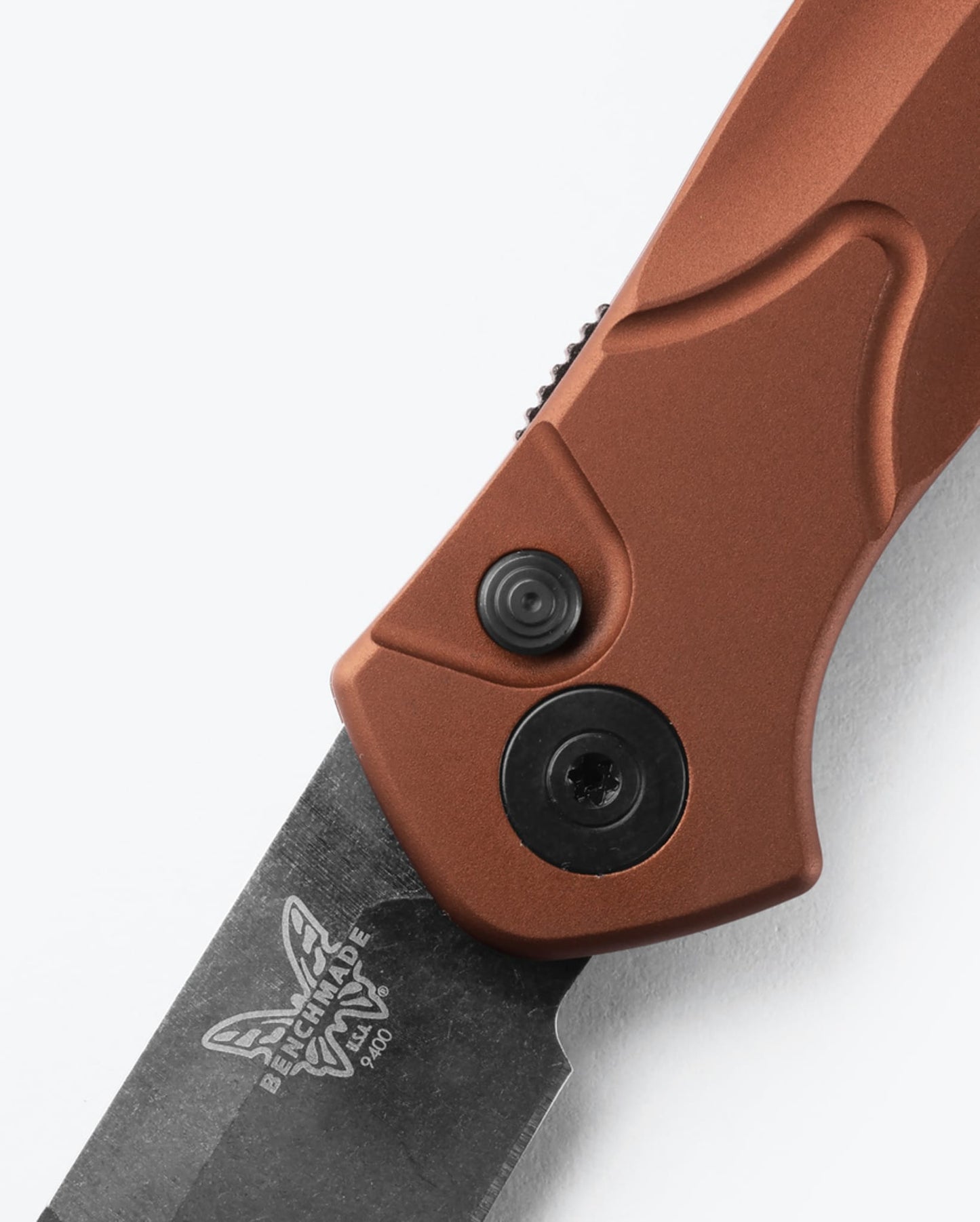 Benchmade Auto Osborne 9400BK-03 push button and spine safety detail