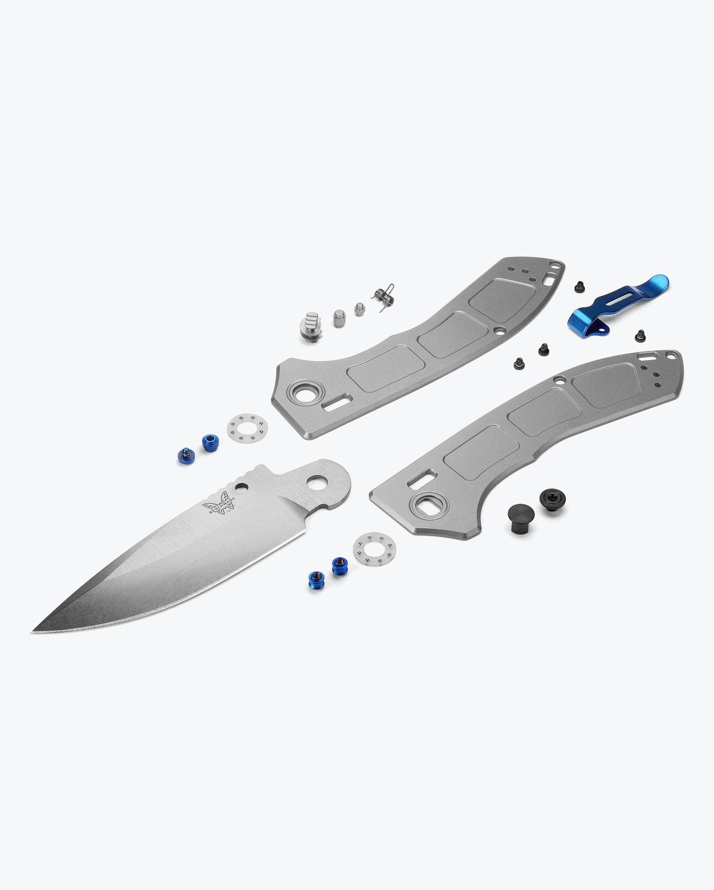 Benchmade Narrows 748 AXIS lock and blue hardware detail