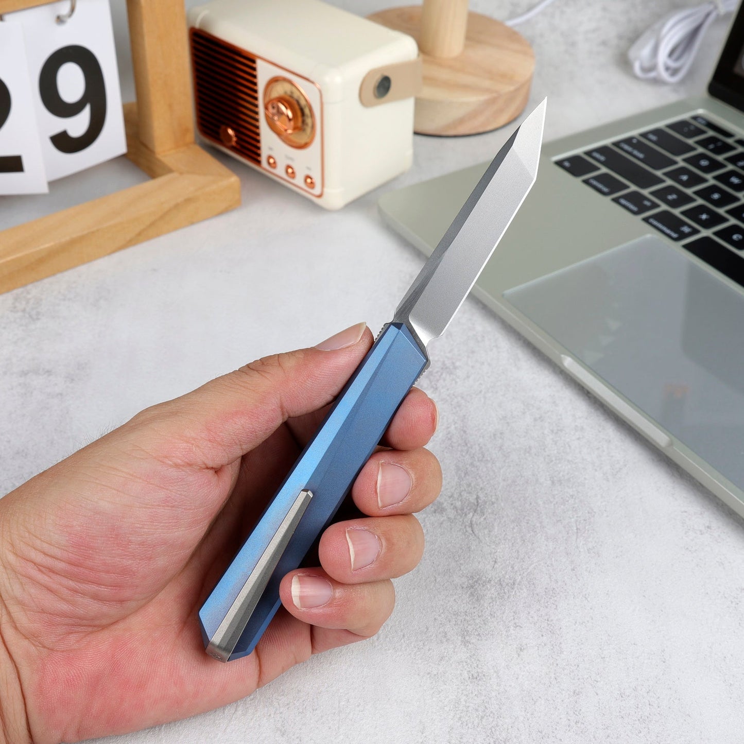 Remette RT-ELIGO EGA4 closed view – 3.90" closed titanium folding knife with tip-up pocket clip