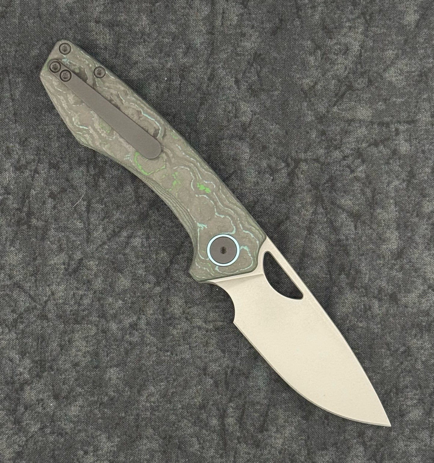 Gecko Customz Sikorae Lite – MagnaCut Stonewash Liner Lock (Kelp Bed Camo Carbon)