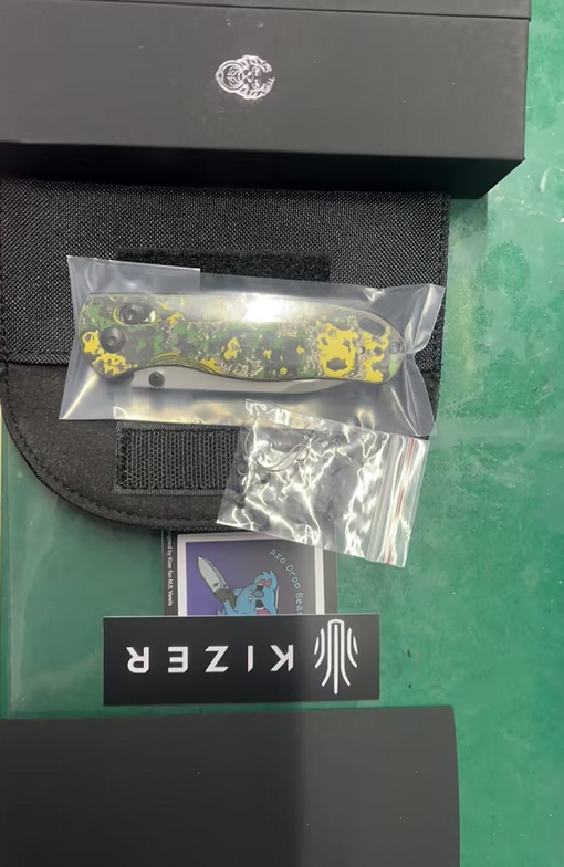 Kizer Anzo Drop Bear Clutch Lock Folding Knife 2.97in 20CV Stonewashed Blade Fatcarbon Toxic Storm Handles