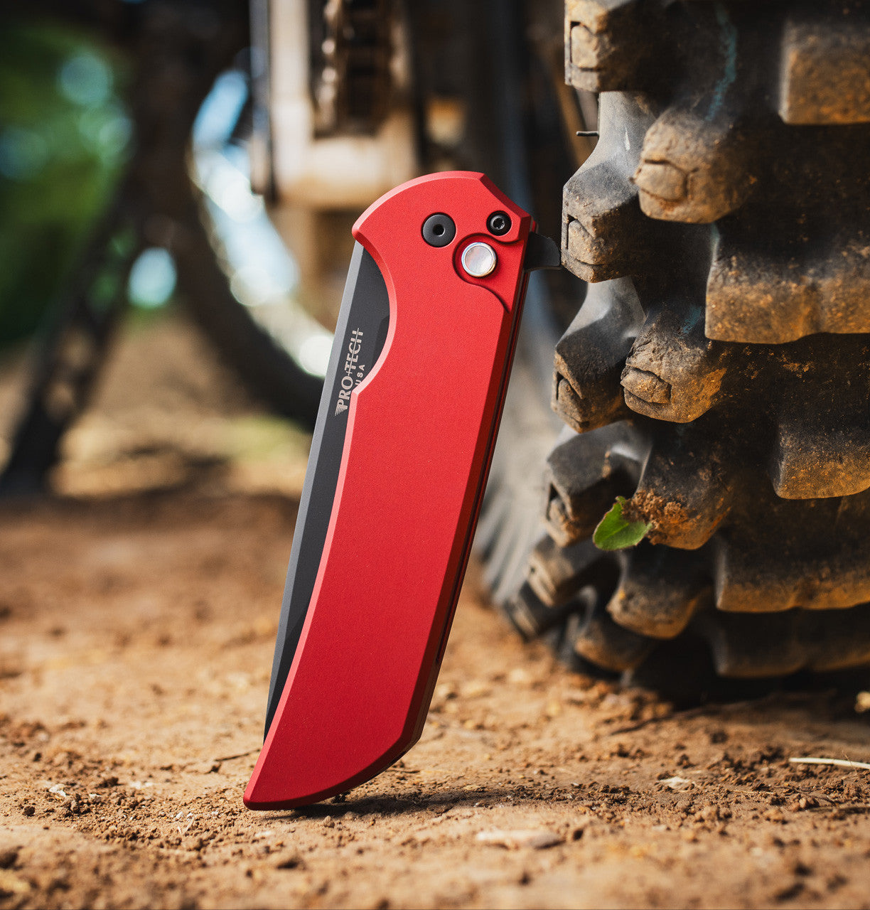 Pro-Tech Mordax MX103-LTD-Red solid red 6061 aluminum handle with black lip pearl button and deep carry clip