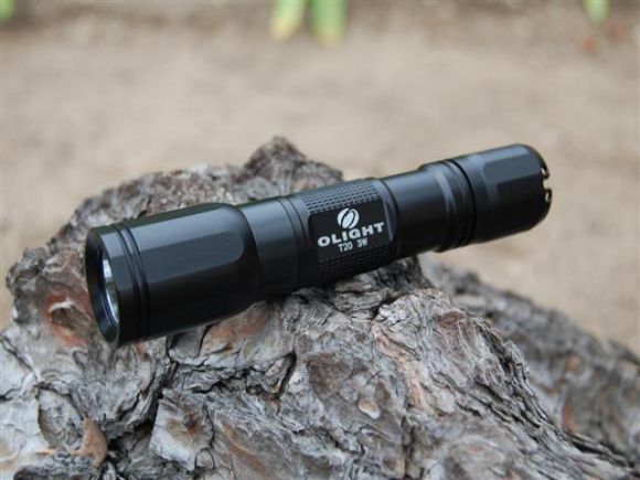 Olight T20 Q5 CREE LED 2 x CR123 Flashlight