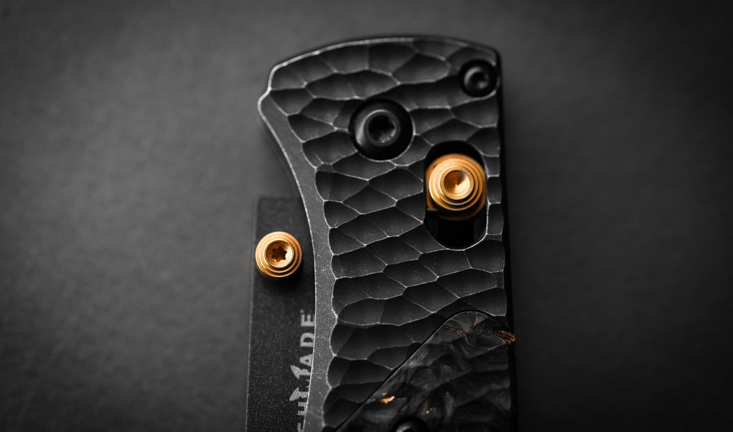 Benchmade Bugout Gold Class 535BK-251 – 3.24″ M390 Black Cerakote Drop Point Folding Knife, Fat Carbon & Titanium, AXIS Lock