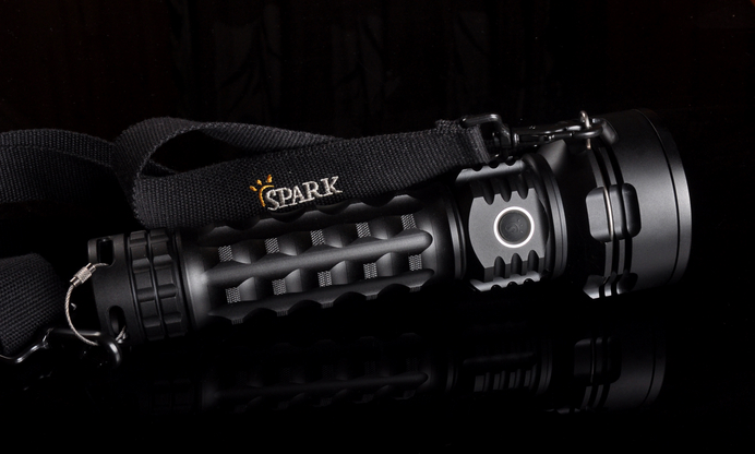 Spark SP6 Cool White 3500 Lumen CREE XM-L LED Flashlight