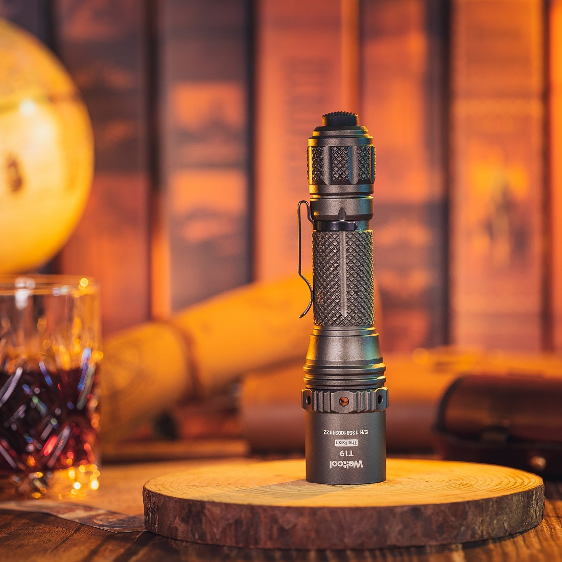 Weltool T19 with included 18650 battery and charger
