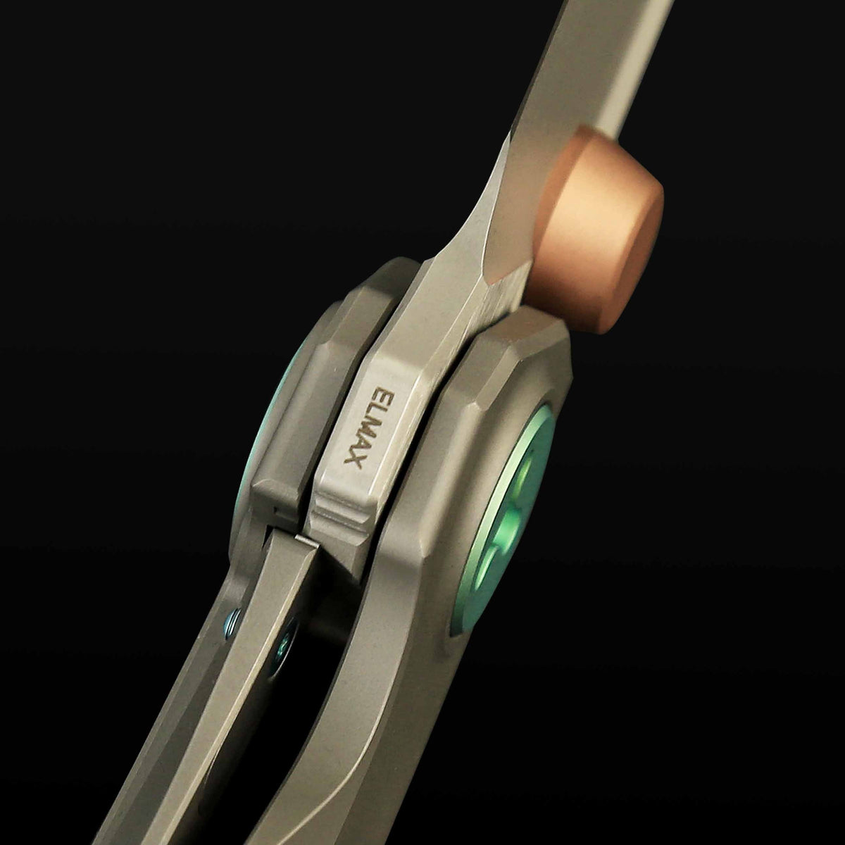 Reate VK-FROK Ti-Dark Frost titanium frame lock detail