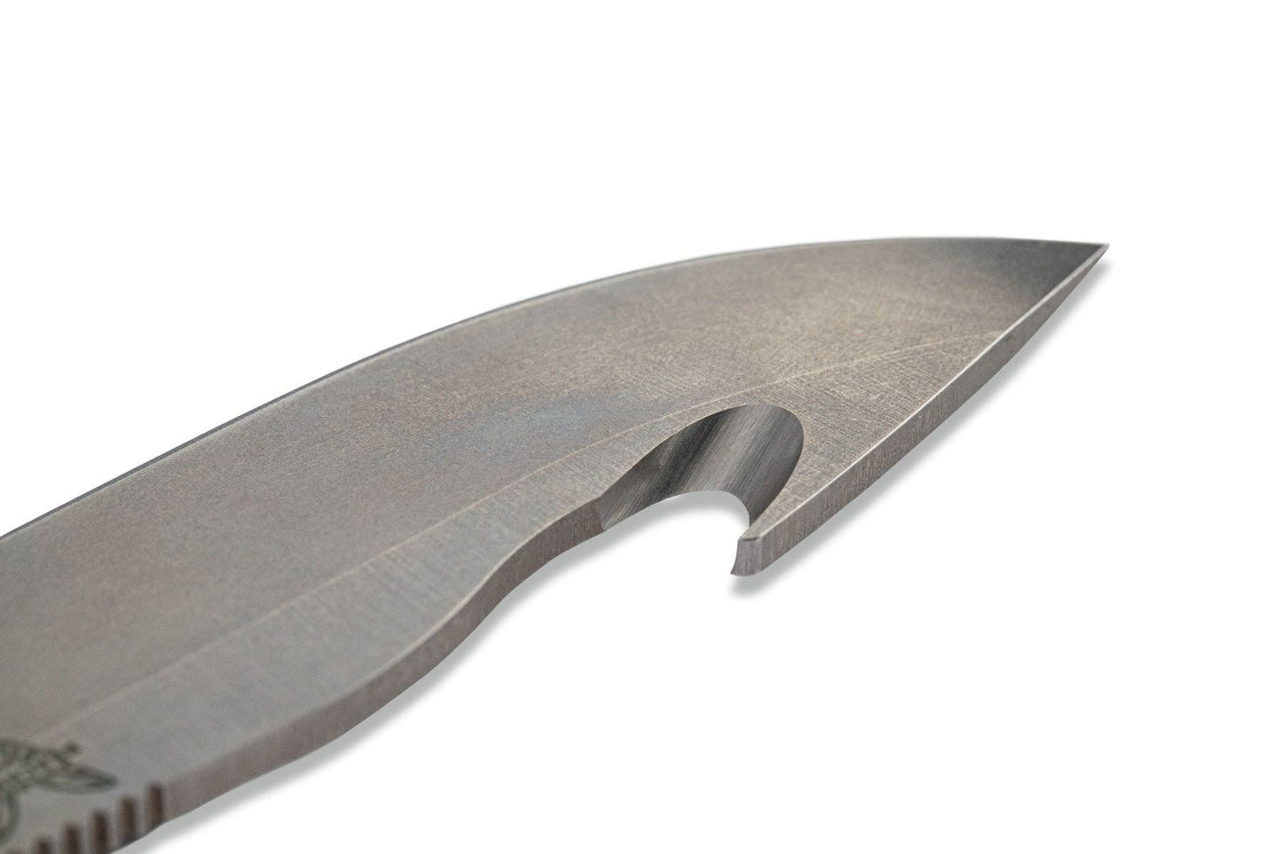 Benchmade Saddle Mountain Skinner 15004 – 4.2″ CPM-S30V Drop Point Fixed Blade Hunting Knife with Gut Hook