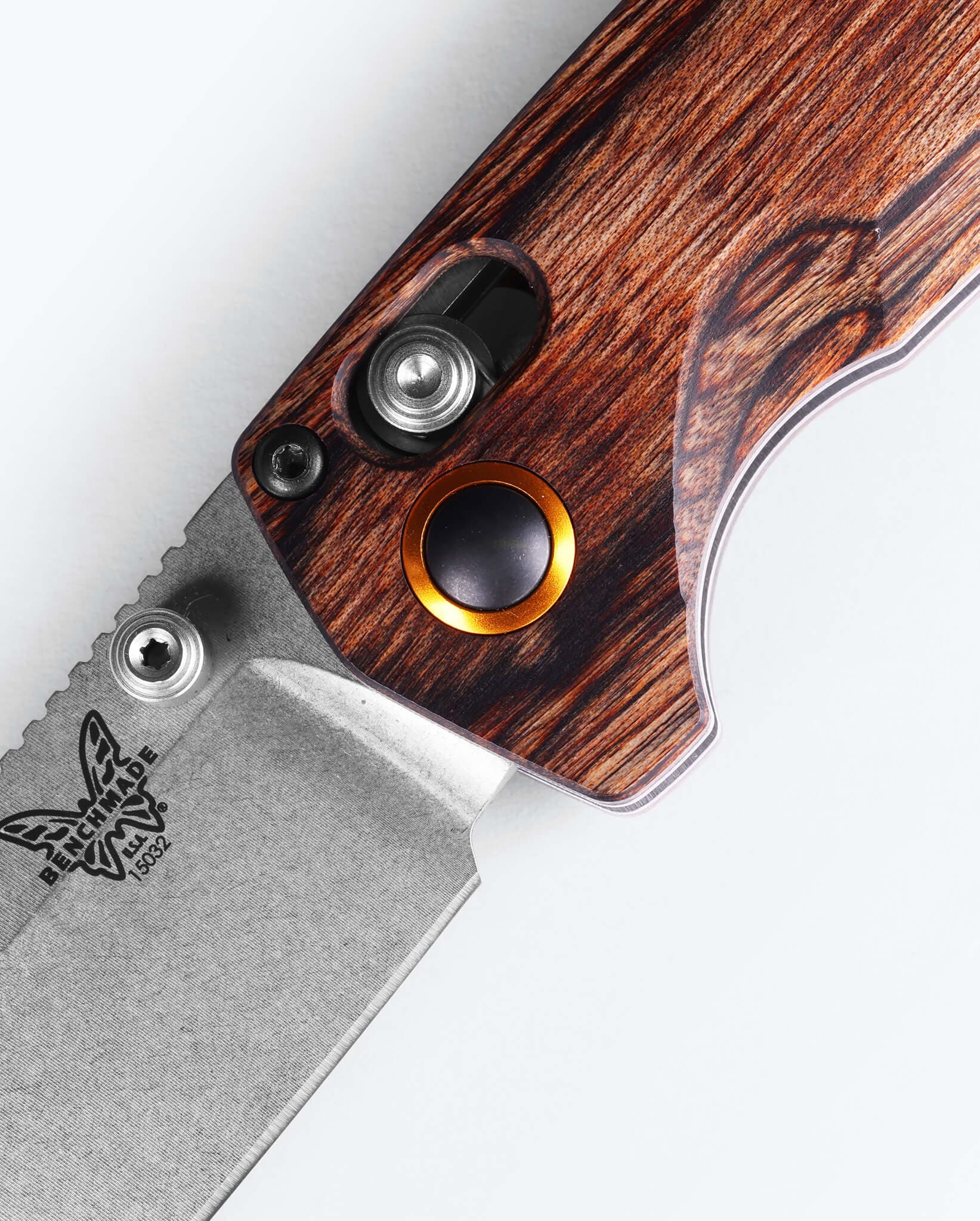 Benchmade North Fork 15032 stabilized wood handle and AXIS Lock detail