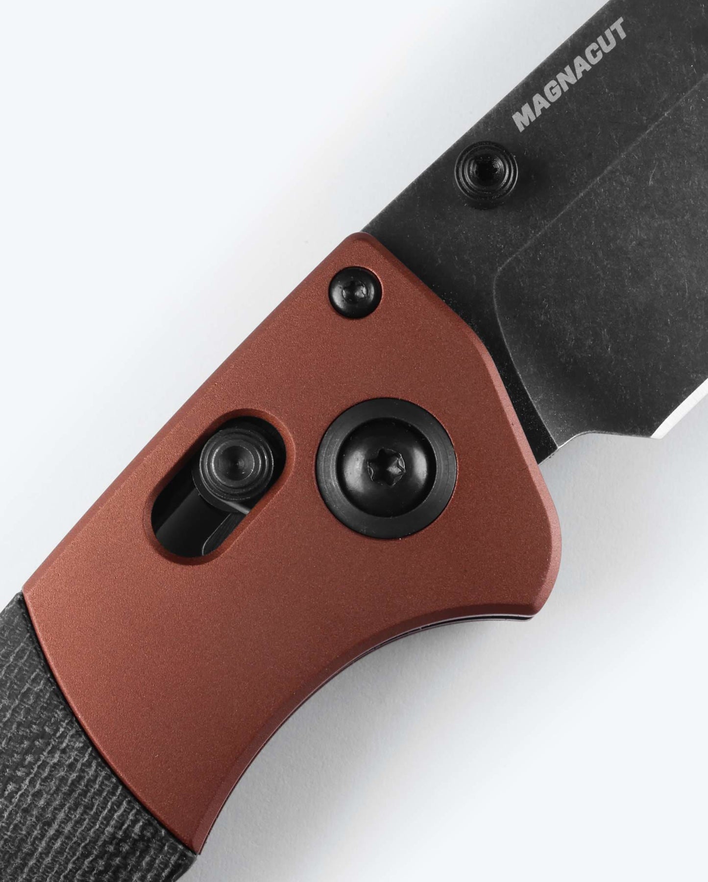 Benchmade Crooked River 15080BK-04 AXIS Lock and burnt copper hardware detail