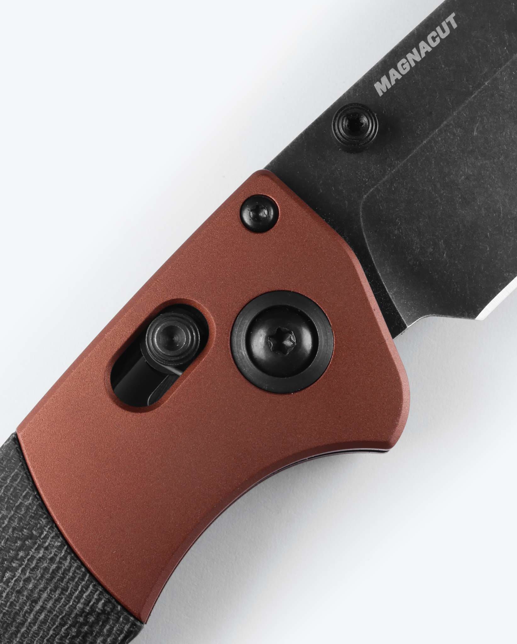 Benchmade Crooked River 15080BK-04 AXIS Lock and burnt copper hardware detail