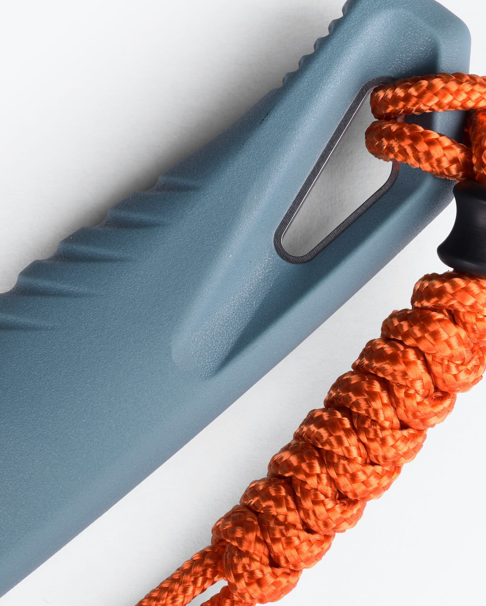 Benchmade Intersect 18050S Depth Blue Santoprene handle and orange paracord lanyard detail