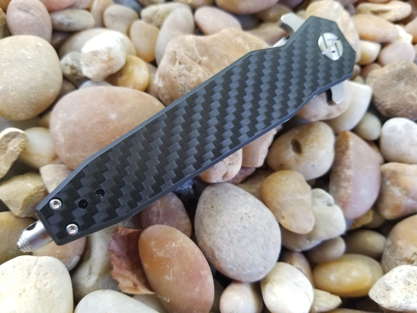 Artisan Cutlery Hornet Liner Lock Knife Black Carbon Fiber (3.54" SW D2)