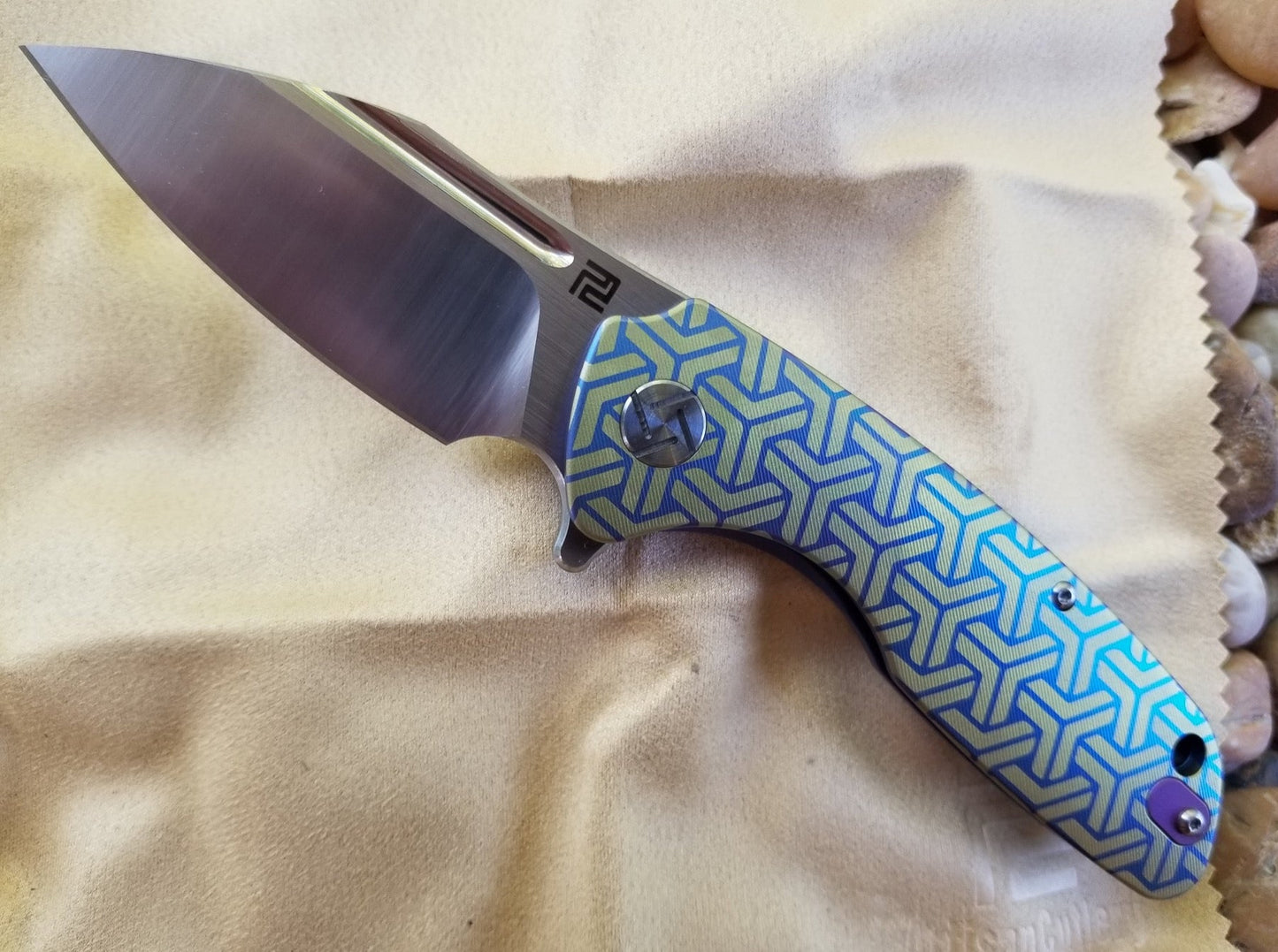 Artisan Cutlery Wren Frame Lock Blue/Gold Titanium Folding Knife 1825G-BU02 (3.54" SW S35VN)