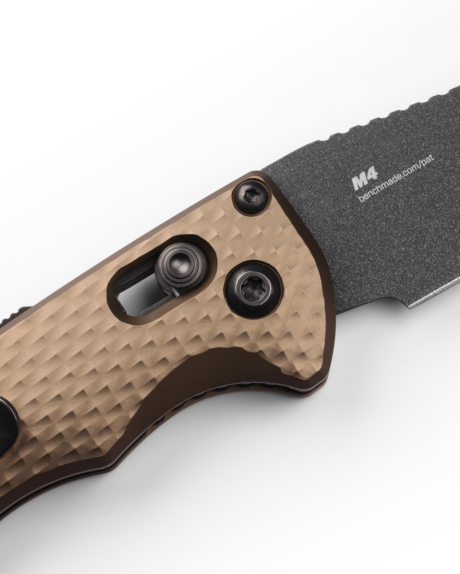Benchmade Auto Immunity 2900BK-1 mini deep-carry pocket clip and milled aluminum handle detail