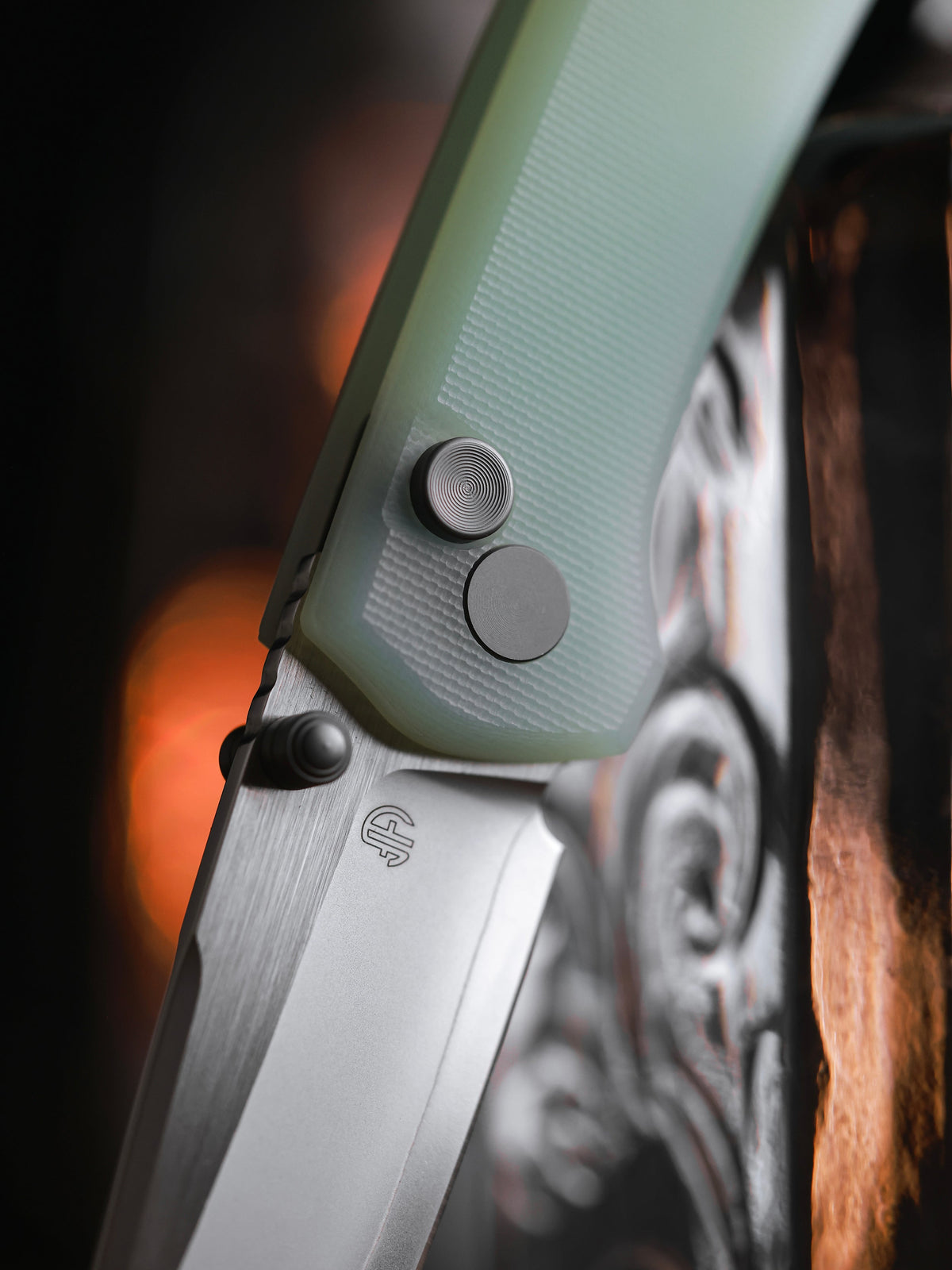North Mountain Blade Ultra Mini 2628-JD jade G10 handle and button lock detail