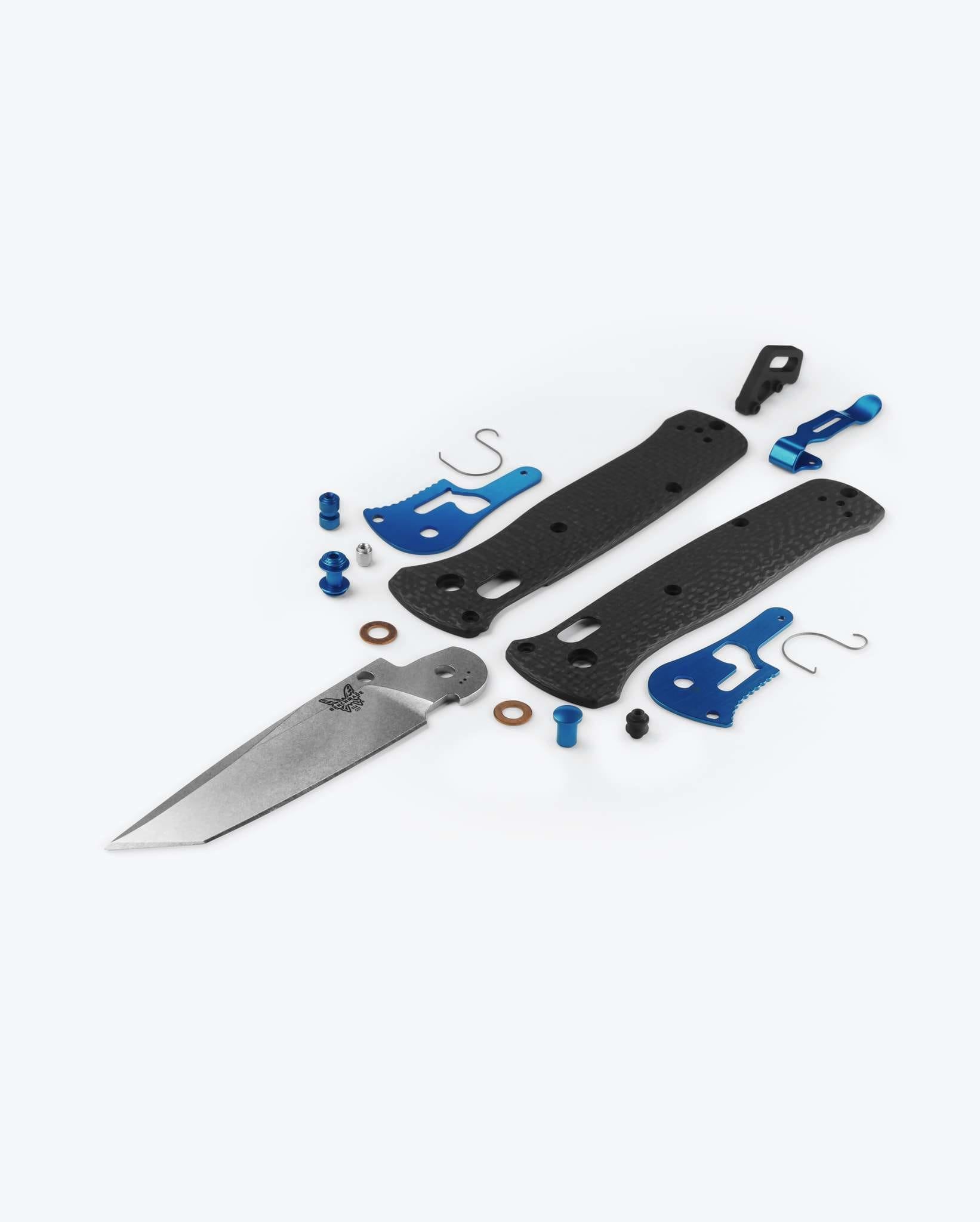 Benchmade Bailout 537-09 carbon fiber handle and component detail