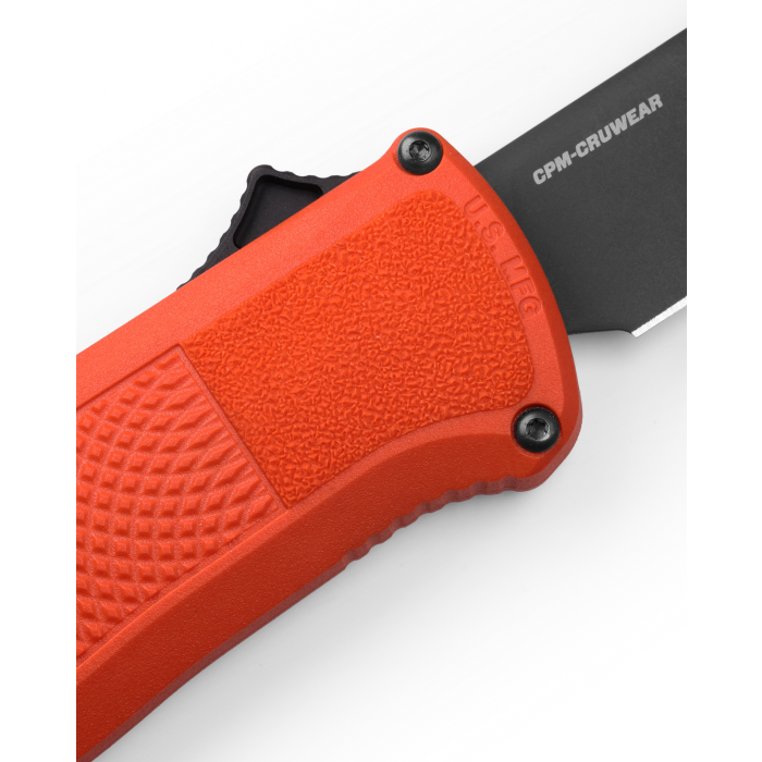 Benchmade 5370BK-04 Limited Shootout OTF AUTO Knife 3.51" CPM-CruWear Black DLC Tanto Blade, Mesa Red Grivory Handles