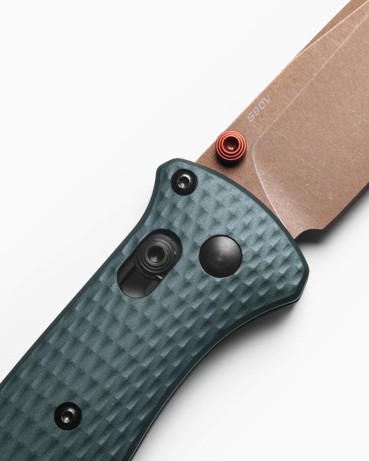 Benchmade Bailout 537FE-2601 AXIS Lock and Taiga Green handle texture detail