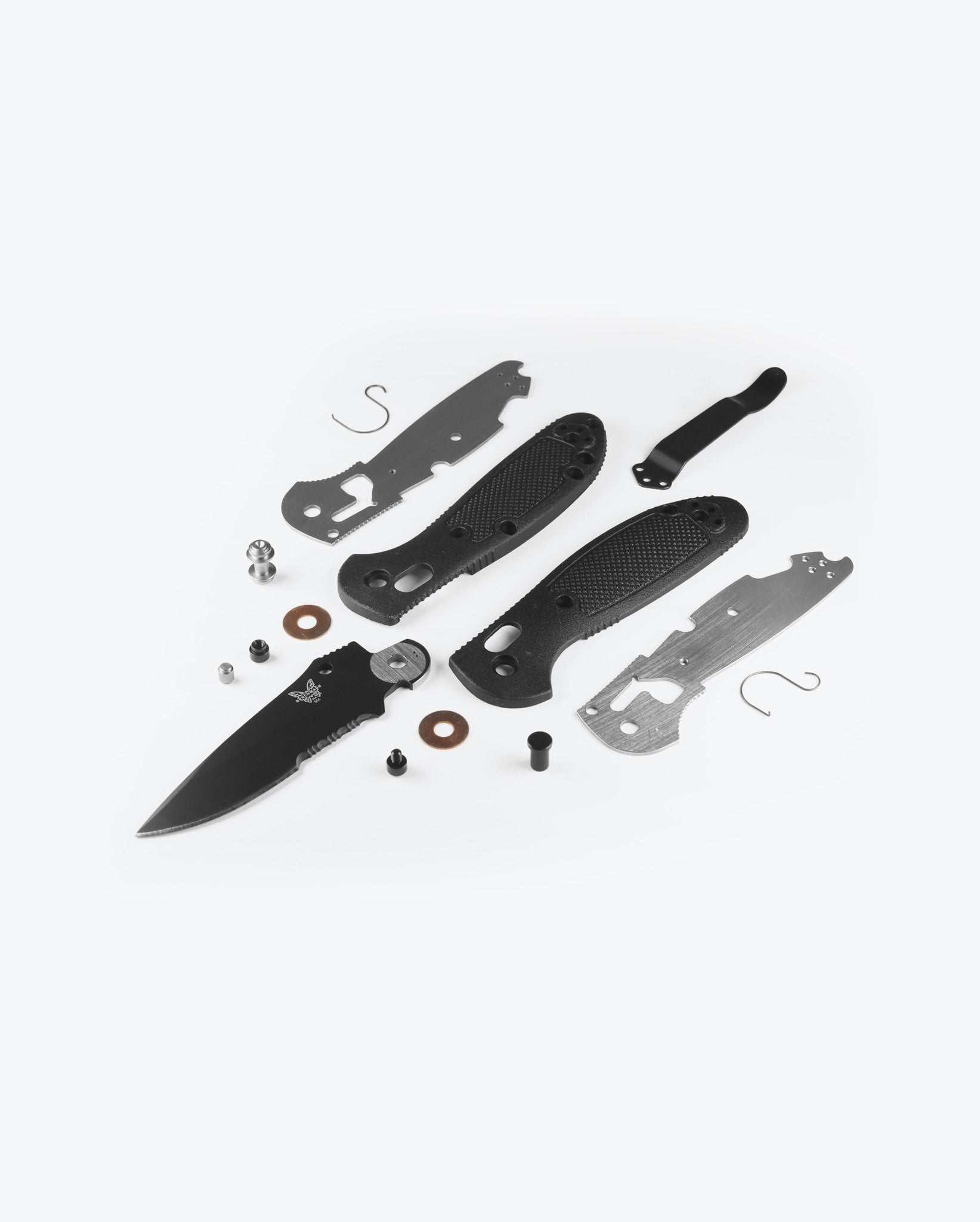 Benchmade Mini Griptilian 556SBK-S30V black Grivory handle and component detail