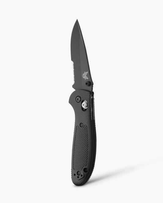 Benchmade Mini Griptilian 556SBK-S30V front view, 2.91 inch black CPM-S30V drop-point folding knife