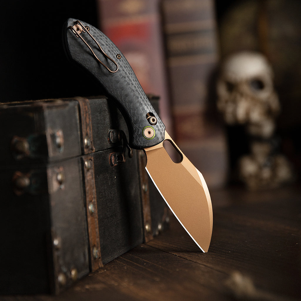TRIVISA Batwing-CG/L JM10L-CG-14 3.4" sheepfoot lock knife with carbon fiber handle