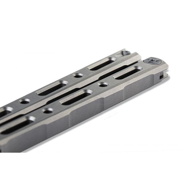 Benchmade 85 Billet Ti Bali-Song closed handle detail - integral single-piece billet titanium channels