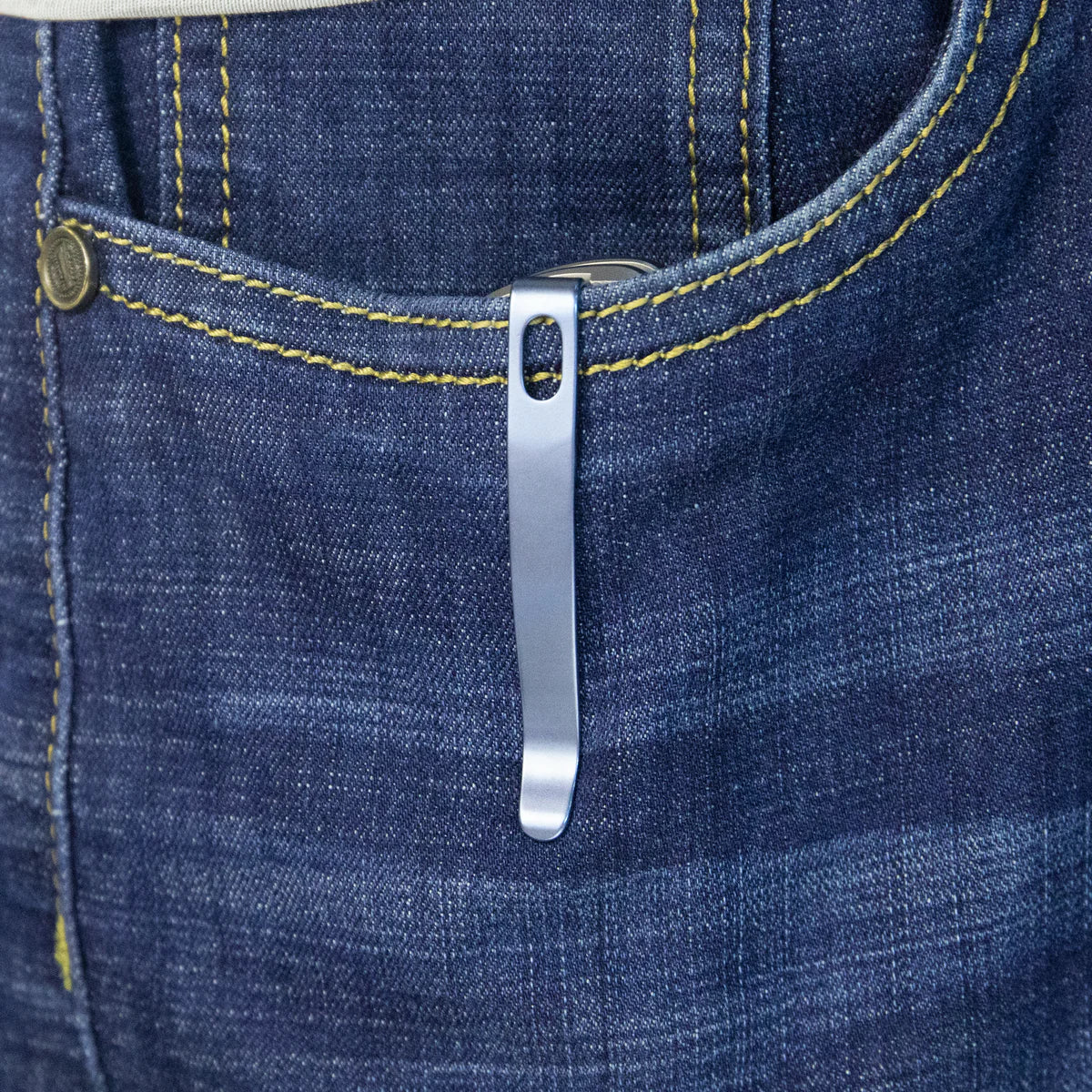 Kubey Knife Tityus 3.39" 14C28N Titanium KUB360A