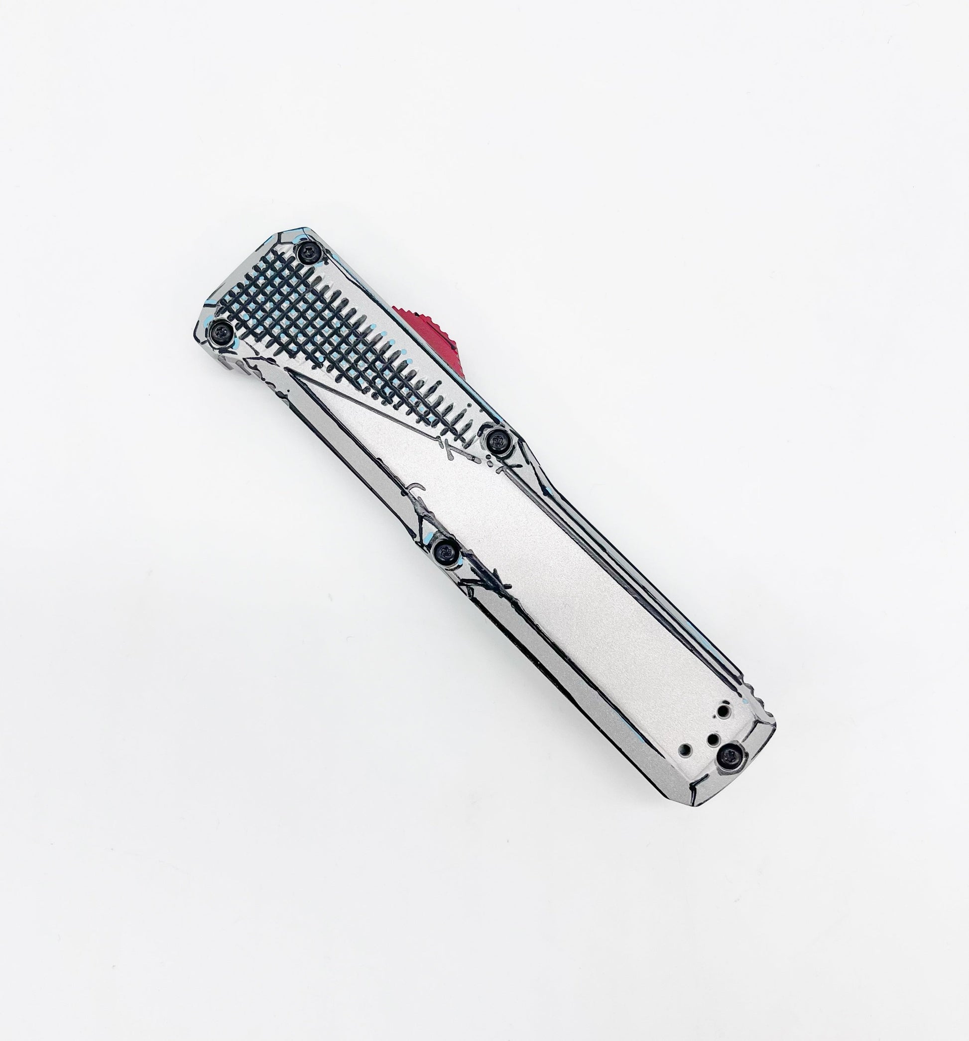 Benchmade 4600 Phaeton BEN-4600-CelShade machined aluminum handle detail with red and blue accents
