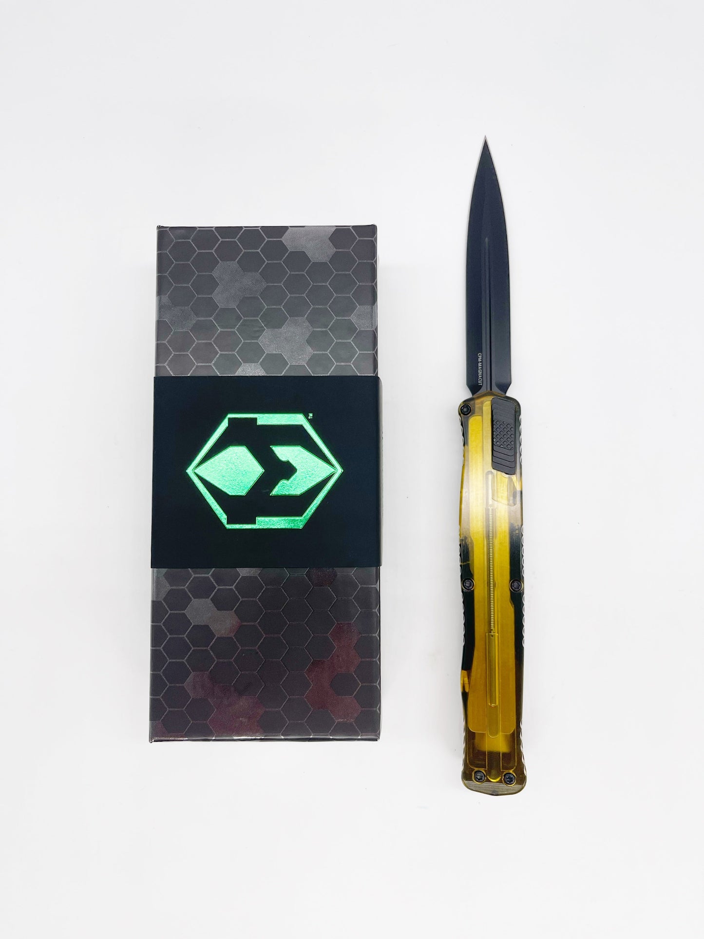 Heretic Knives CLERIC II 4.25" DLC Magnacut Black Aluminum Handle Ultem Cover/Inlay