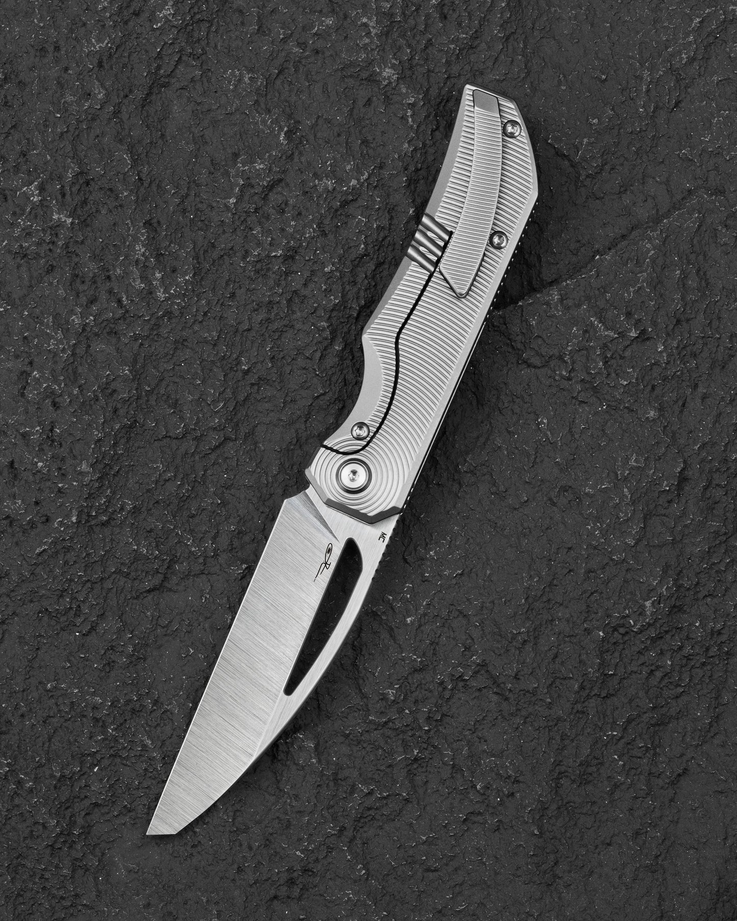 Bestech Mini Taipan BT2603C MagnaCut Blade 3.25 Inch Vertical Satin Flat Satin Finish Detail