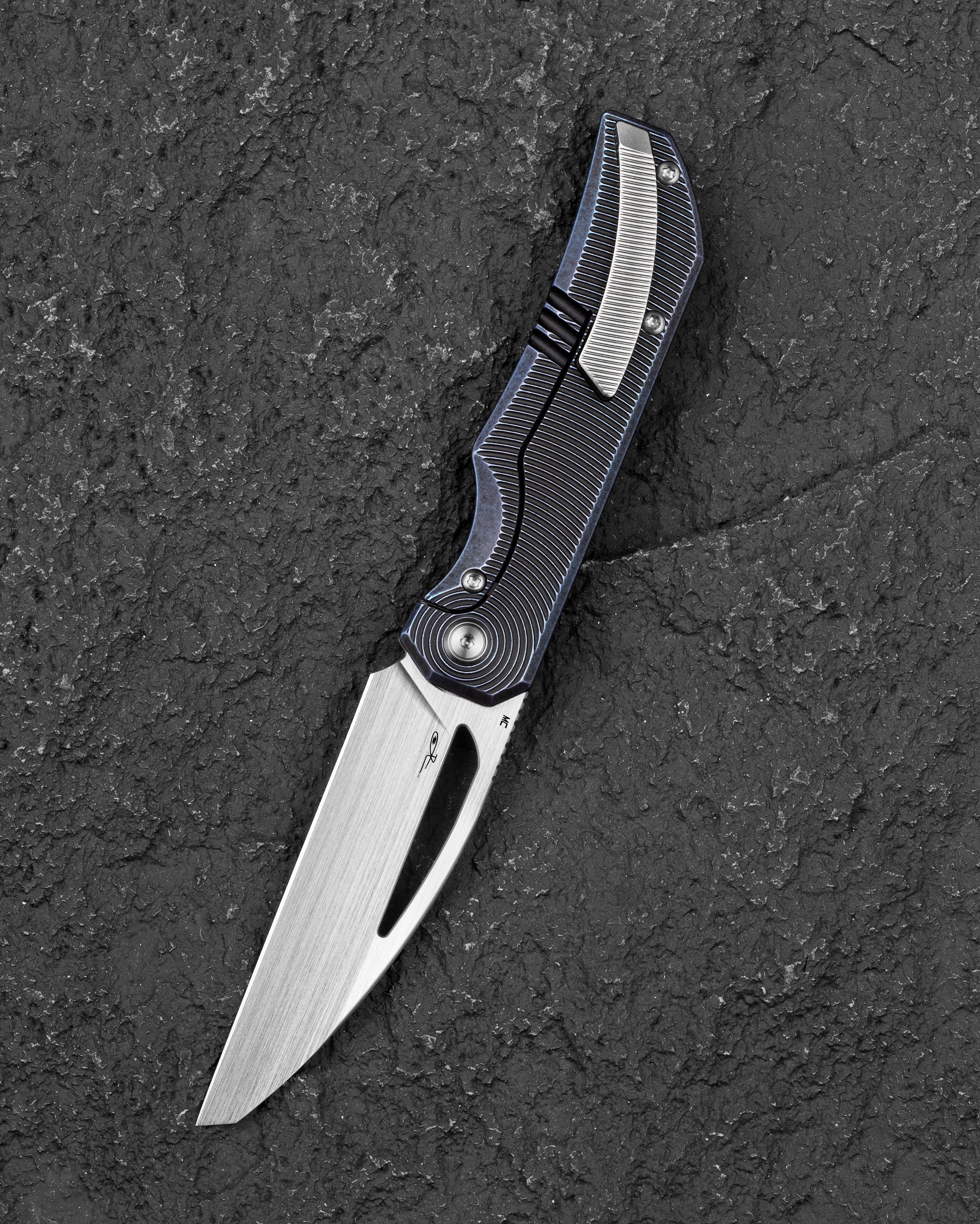 Bestech Mini Taipan BT2603D MagnaCut Blade 3.25 Inch Hollow Grind Detail