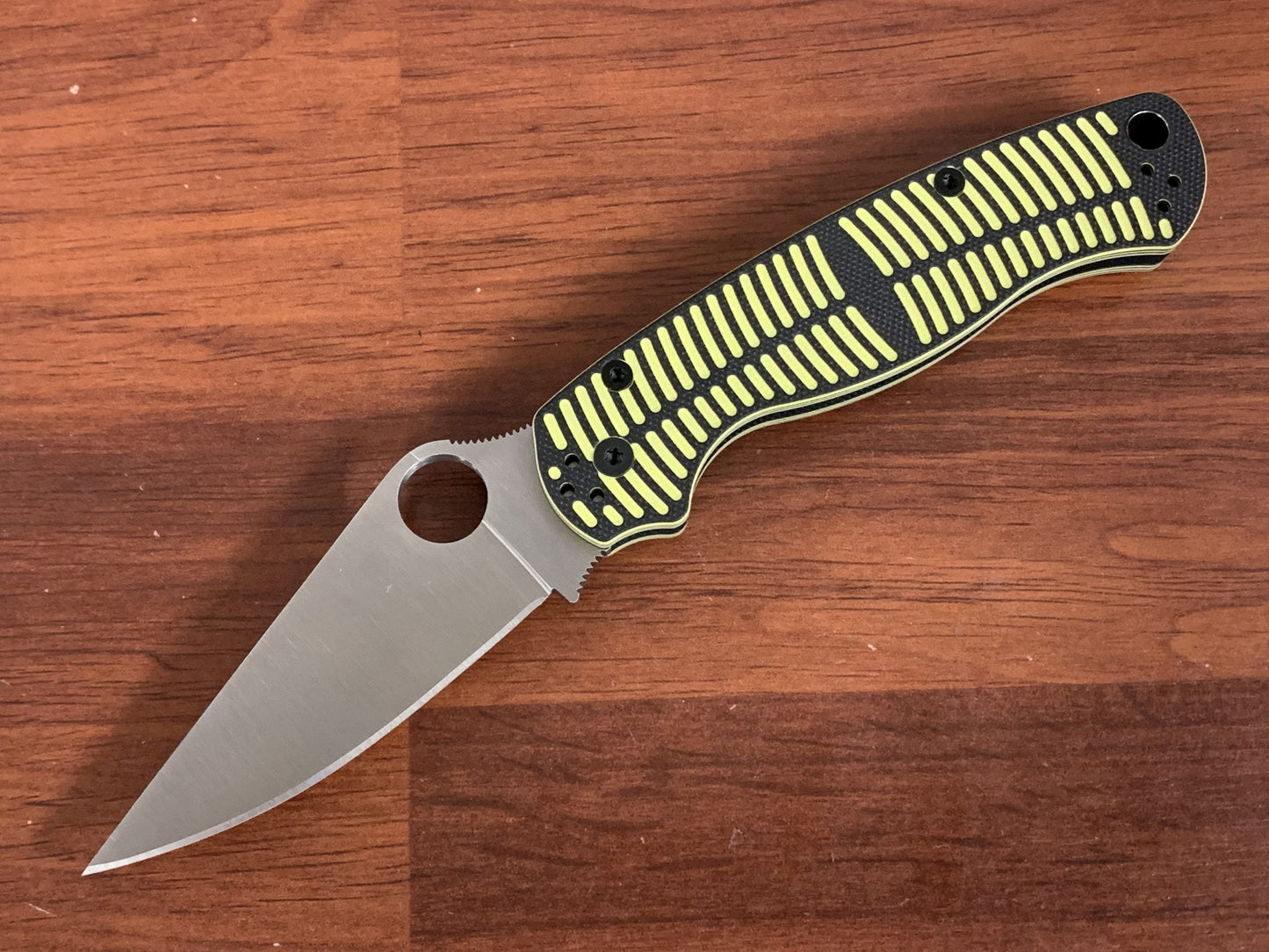 Spyderco Para Military 2 Salt – 3.45" Satin CPM-MagnaCut Blade, Yellow/Black G-10 Handles – C81GBKYLMCP2