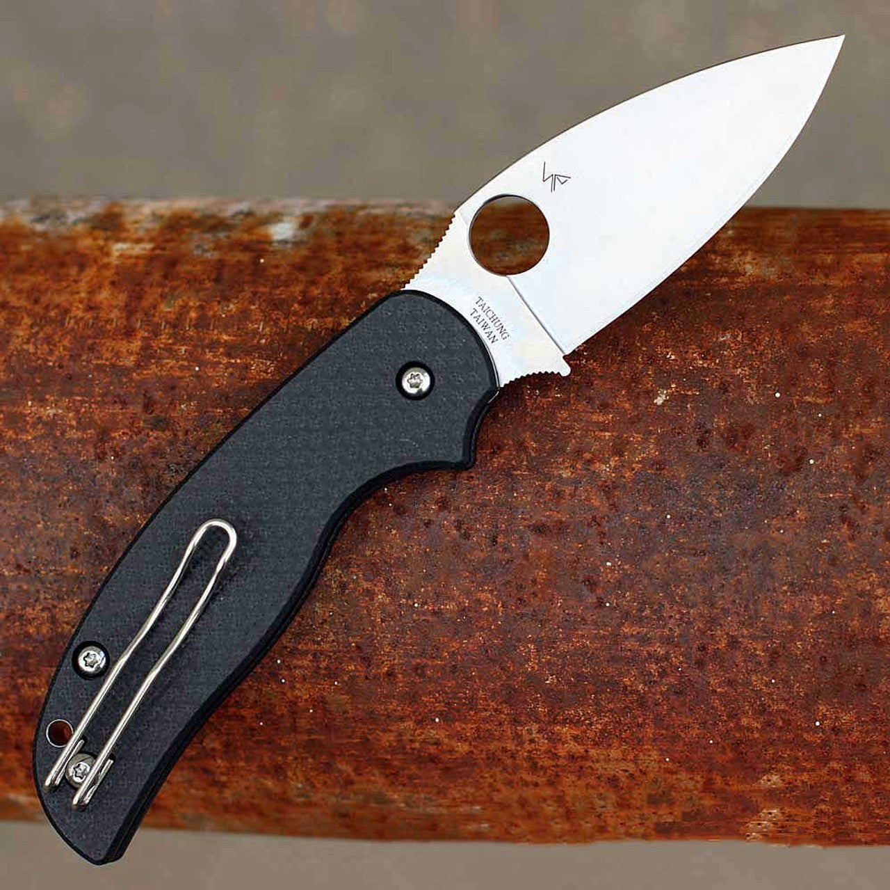 Spyderco Sage 6 Button Compression Lock Folding Knife – 3" CPM-S30V Satin Blade, Carbon Fiber/G-10 Laminate Handle – C123CFBCLP
