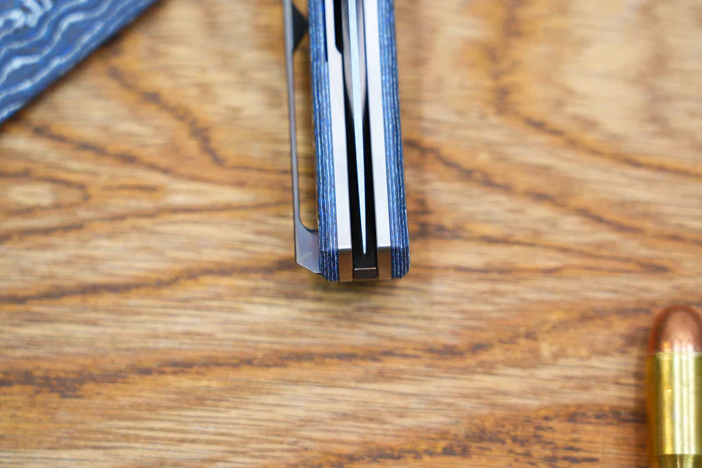 North Mountain Blade Jellyfish-4thGen-BlueGrey detail view 8