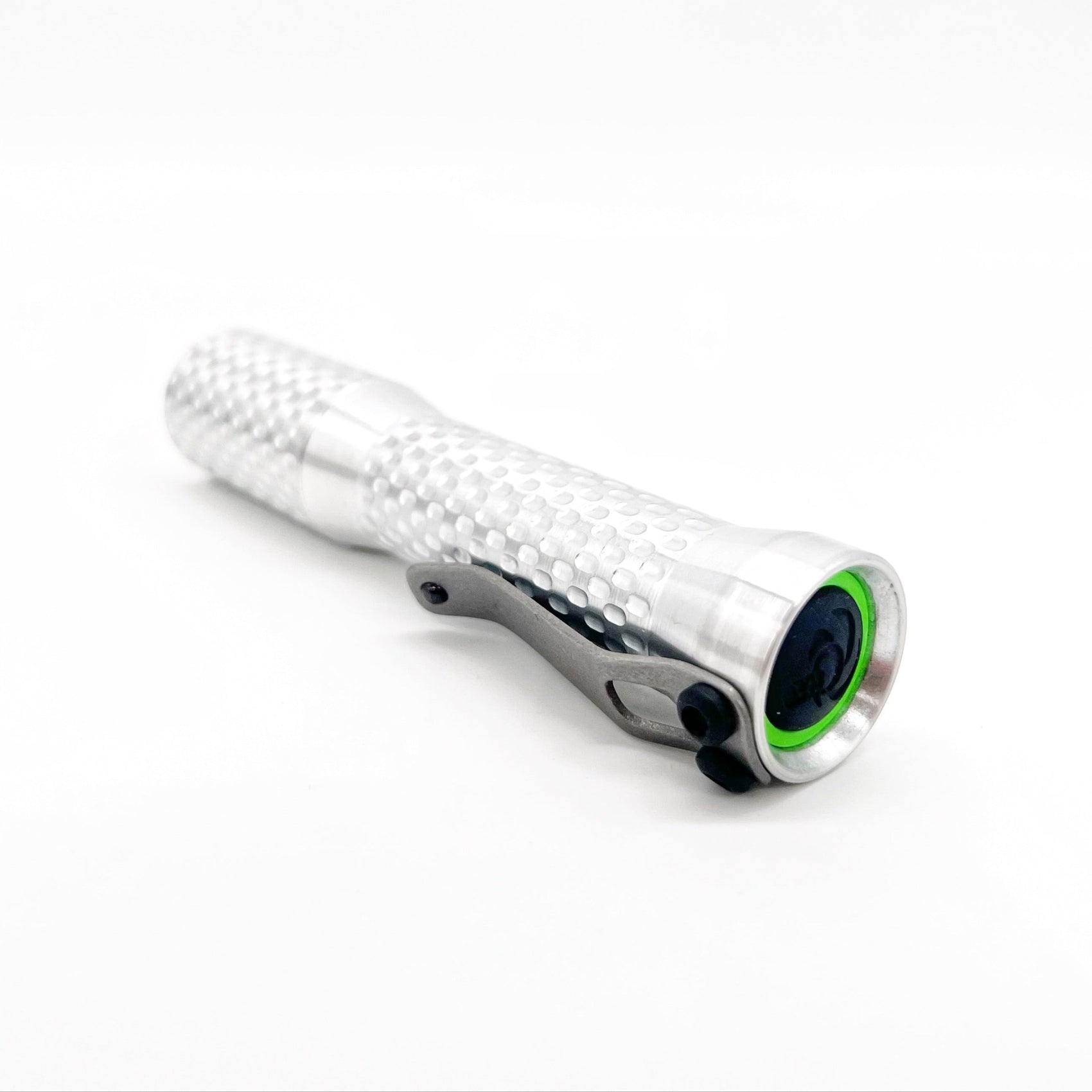 Dawson Machine Craft Divot Slim Flashlight – Satin Aluminum, Nichia 519a 4500K LED, H17Fx Driver, 14500 Battery