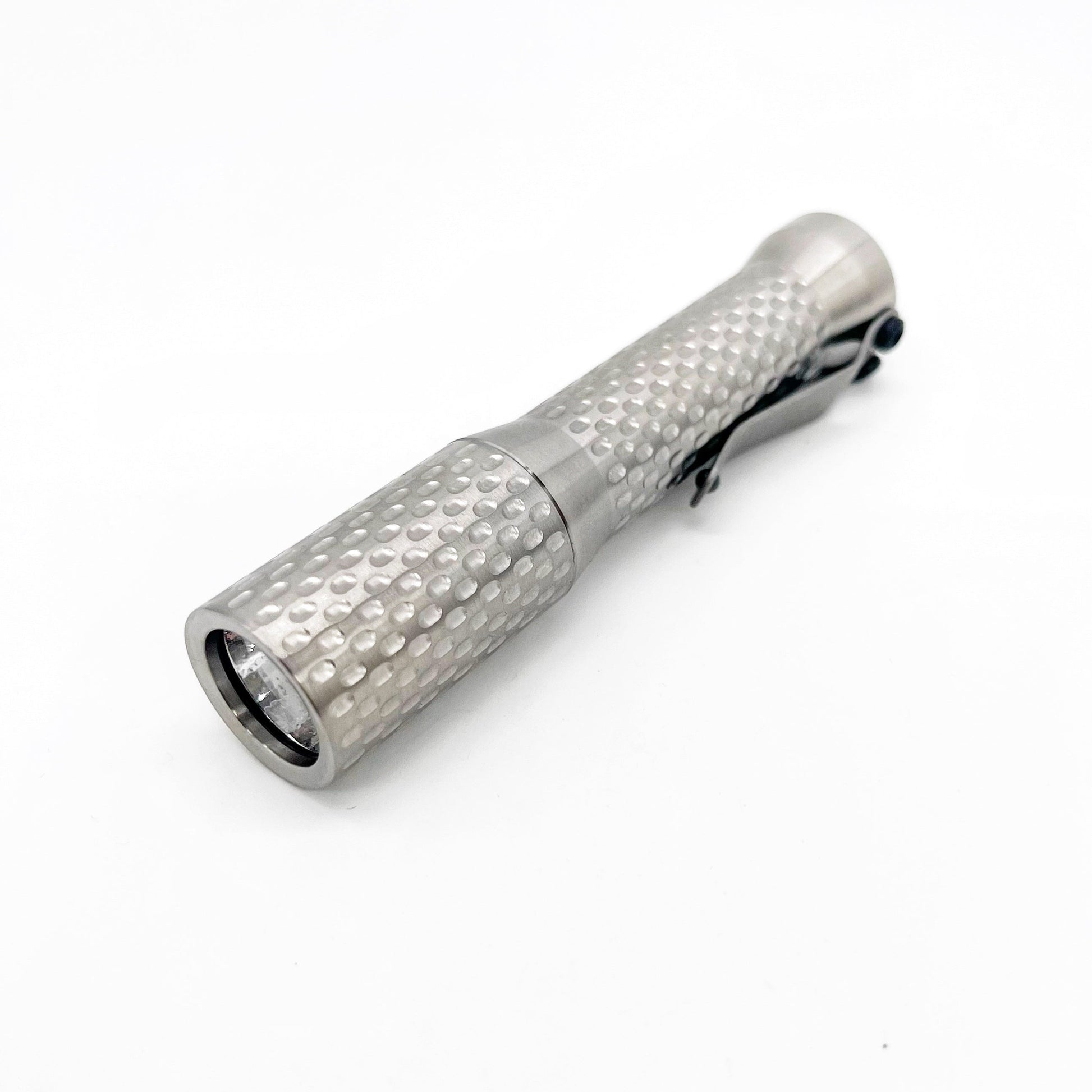 Dawson Machine Craft Divot Slim Flashlight – Satin Titanium, Nichia 519a 4500K LED