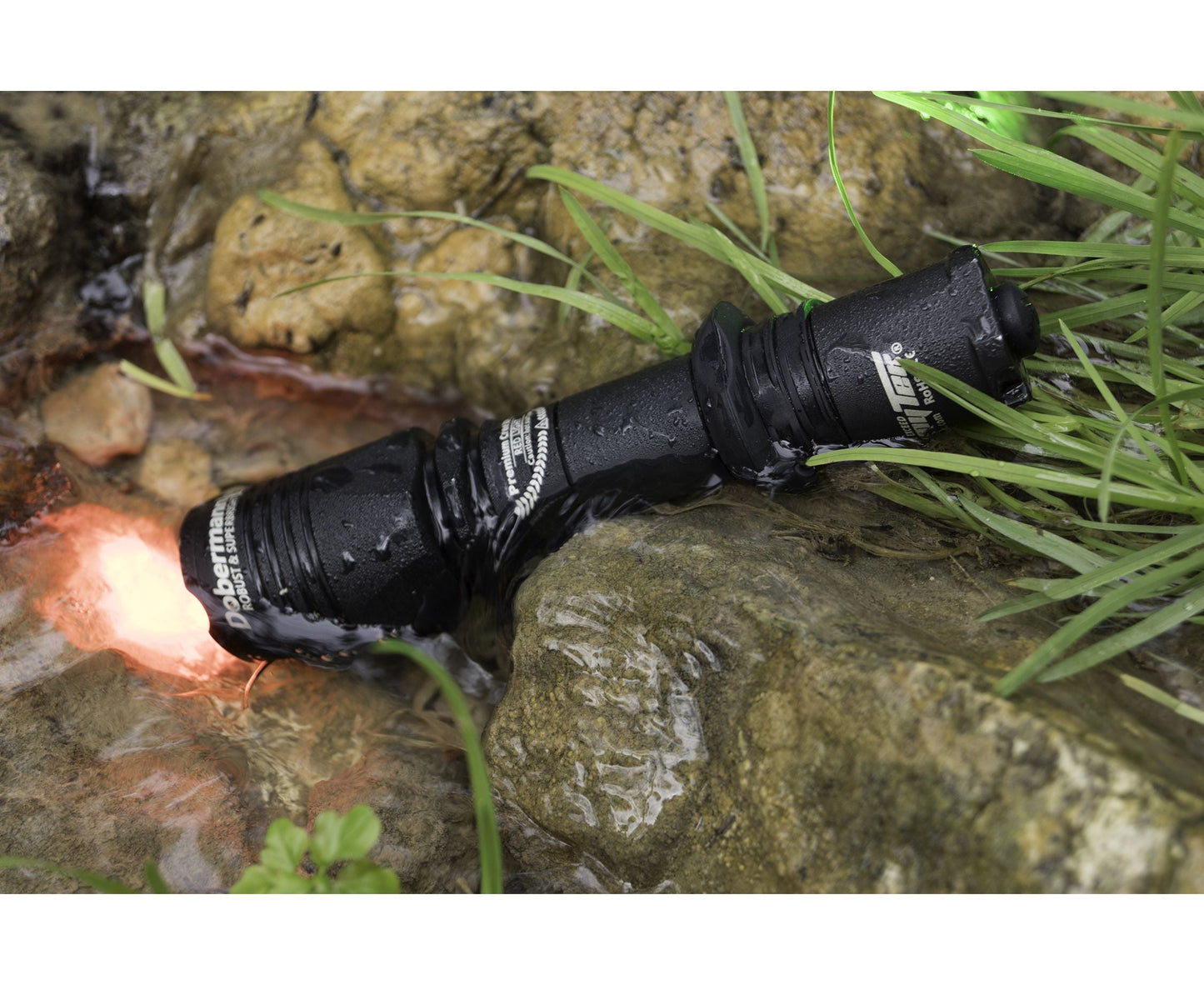 Armytek Dobermann XP-E2 Red LED / 160 lumens / 5Â°:40Â°