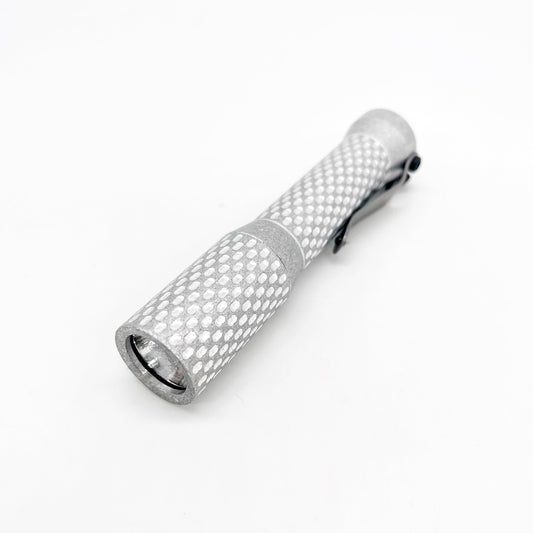 Dawson Machine Craft Divot Slim Flashlight – Tumbled Aluminum, Nichia 519a 4500K LED, H17Fx Driver, 14500 Battery