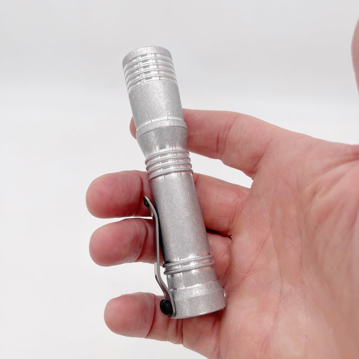 Dawson Machine Craft Ion Slim Flashlight – Tumbled Aluminum, Nichia 519a 4500K LED, H17Fx Driver, 14500 Battery