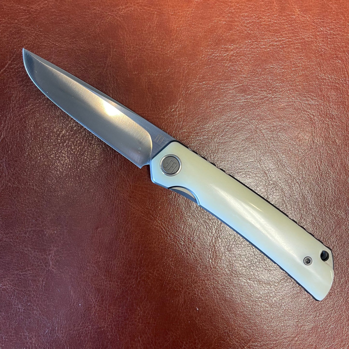 North Mountain Blade Higo-CamelBone front view folding knife