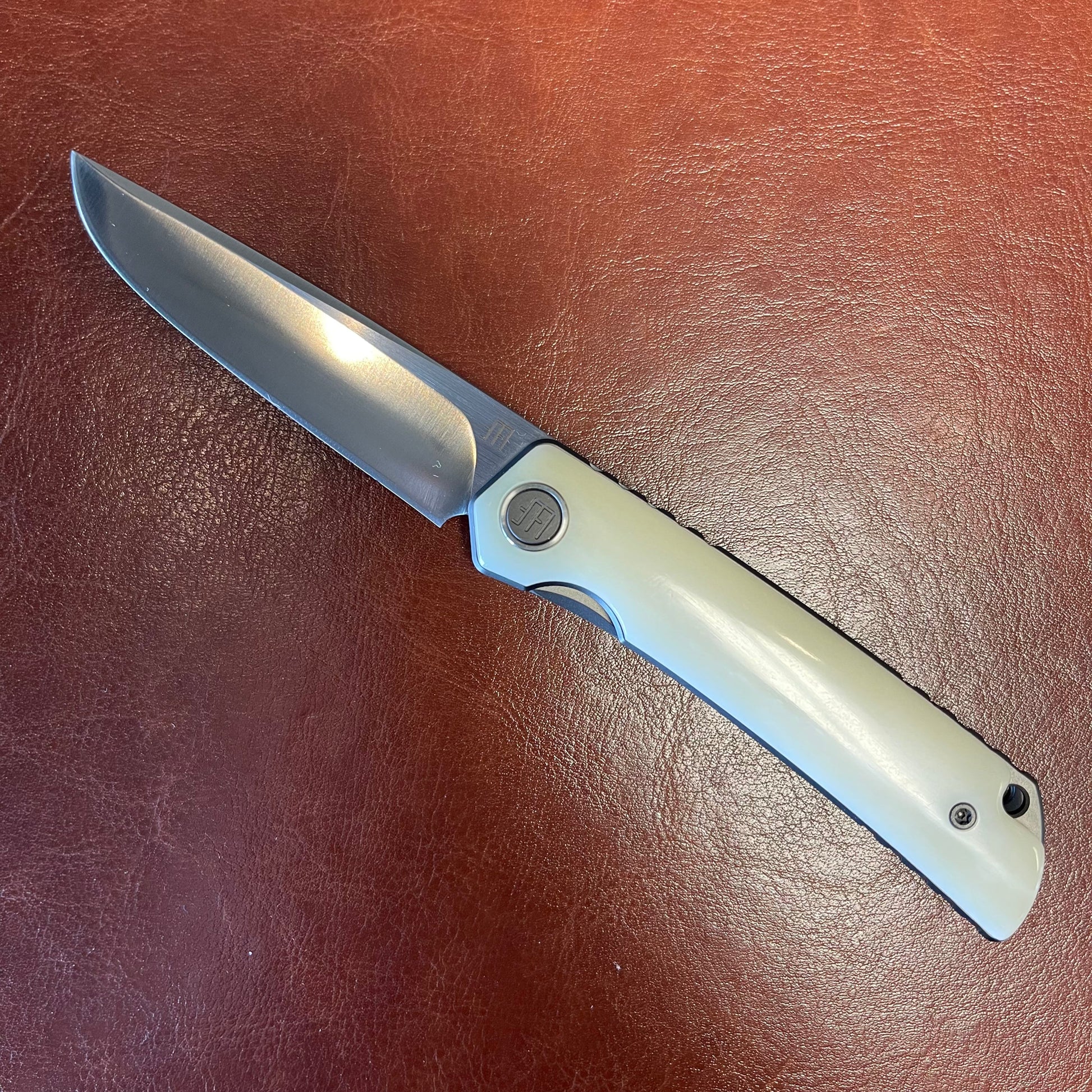 North Mountain Blade Higo-CamelBone front view folding knife
