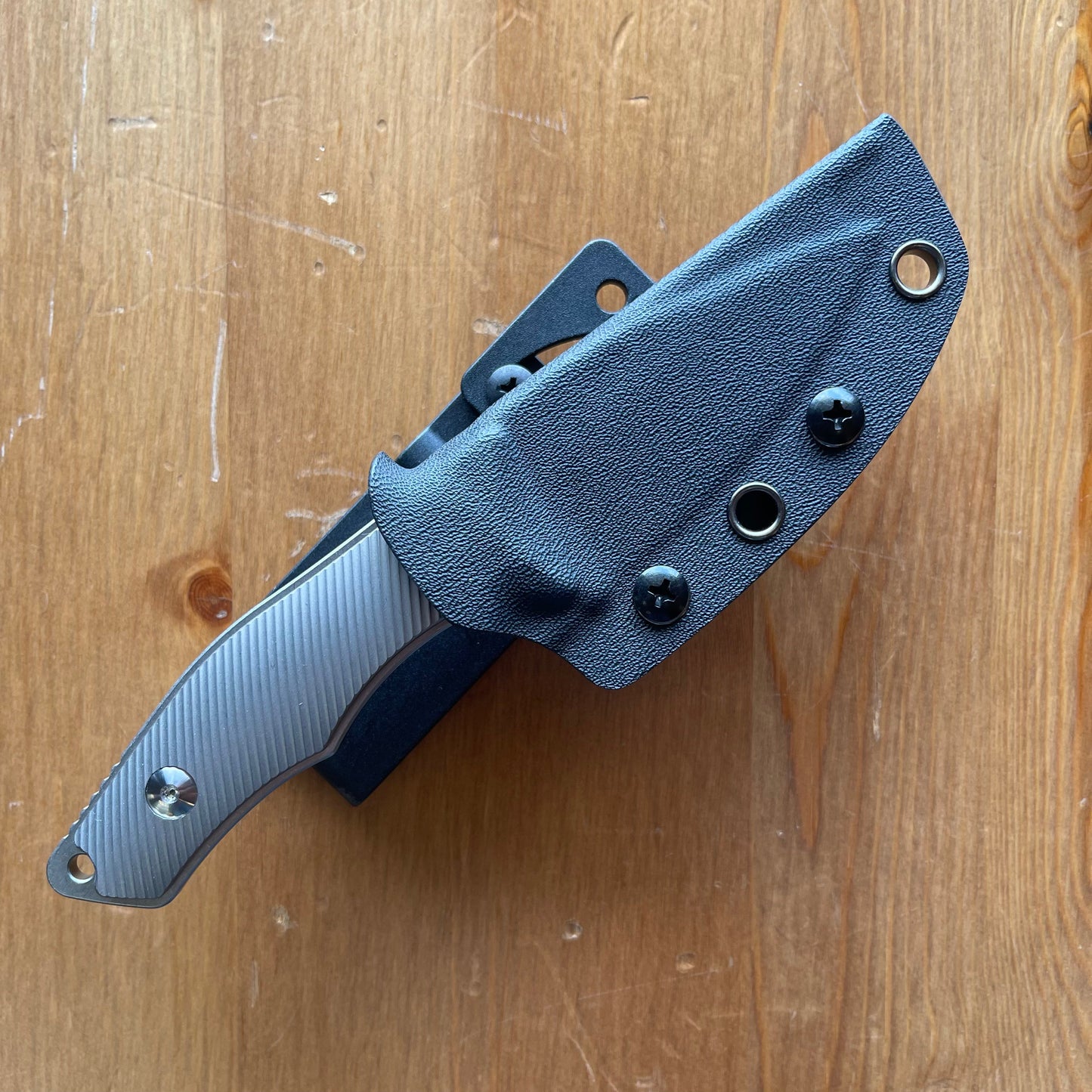 Griffin Scout 2.5 Fixed Blade 2.5in Magnacut Steel Textured Titanium Handles Kydex Sheath Included